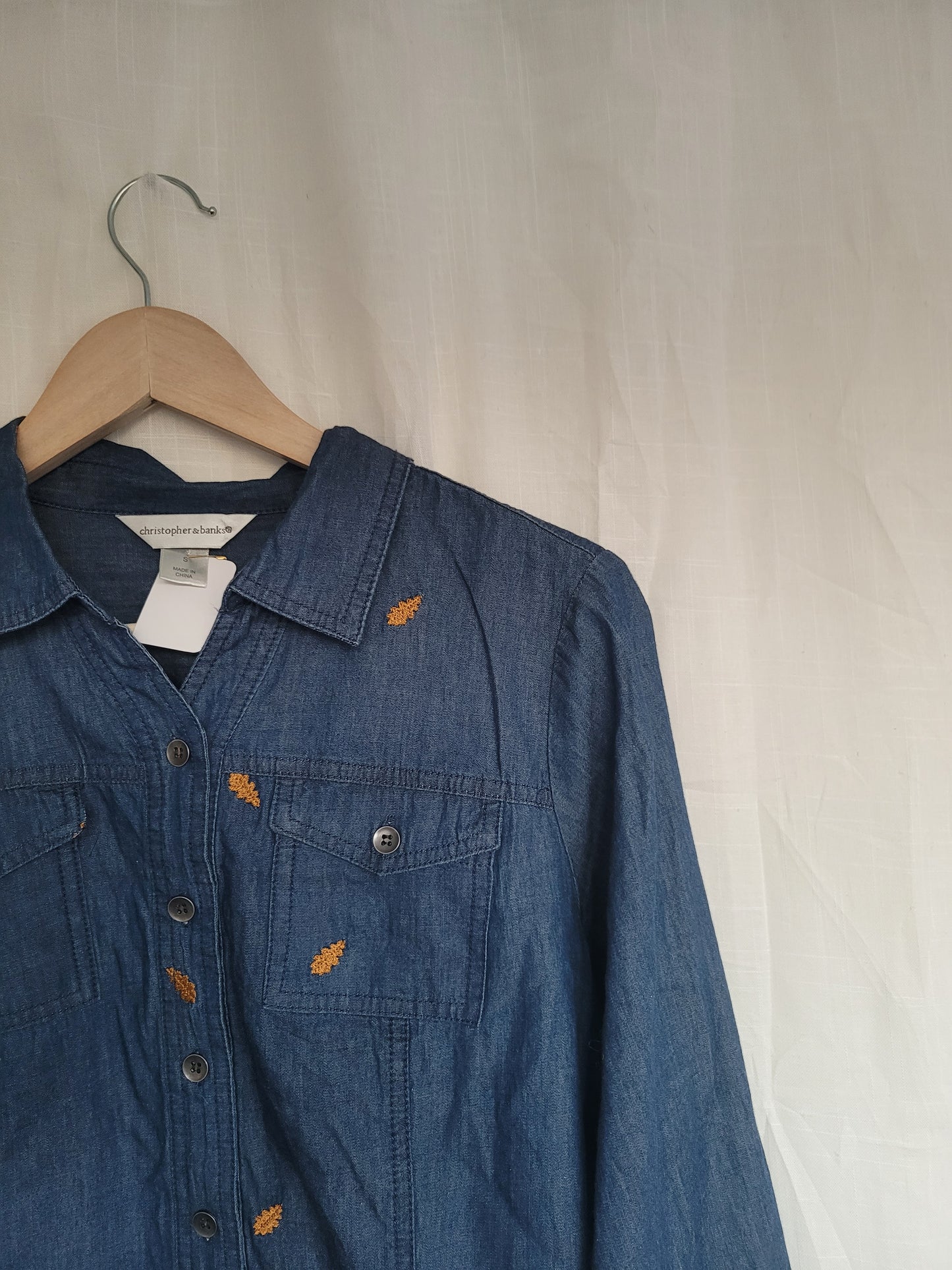 Falling for Denim π - vintage denim blouse with embroidered leaves - size S