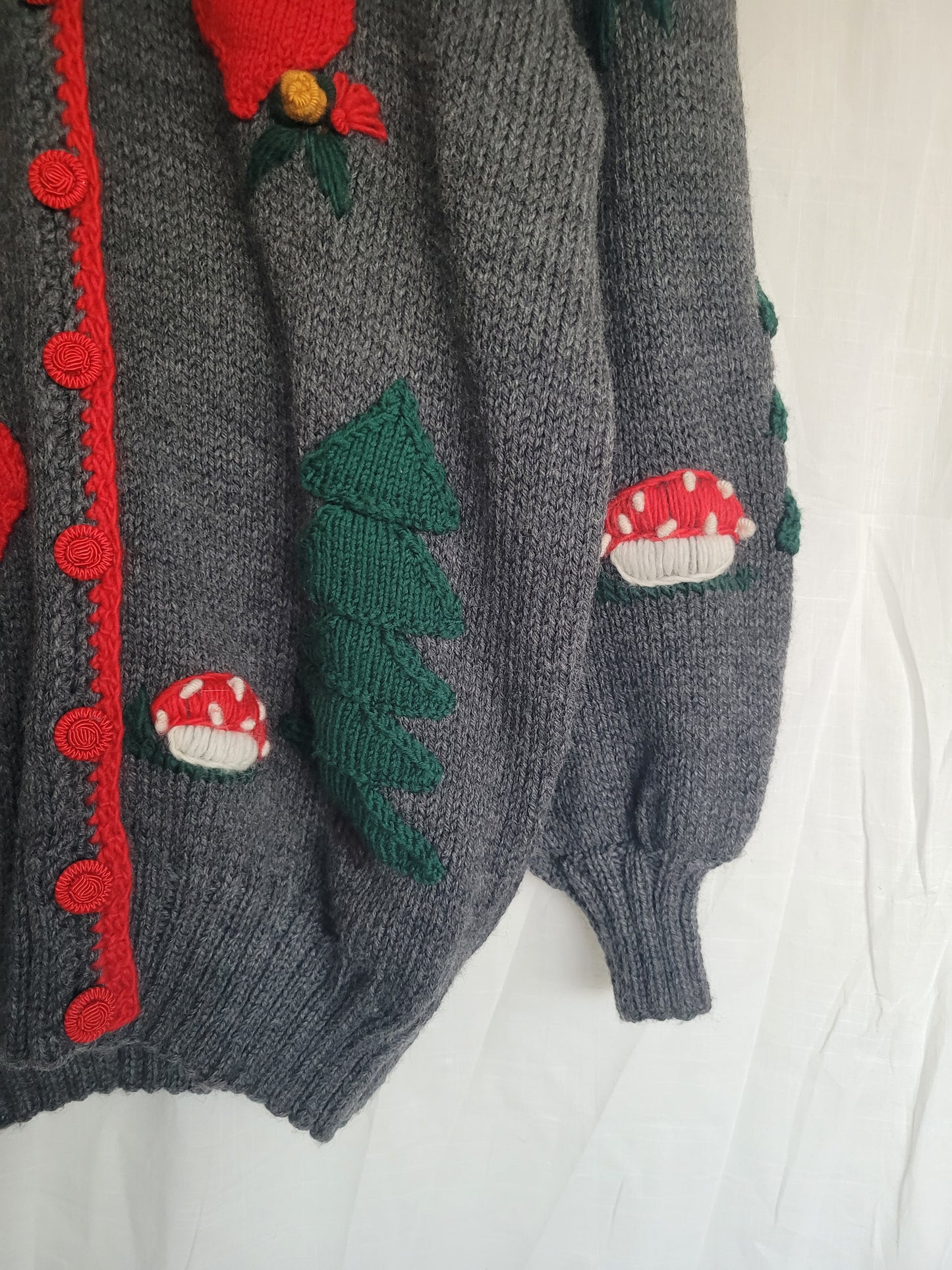 Mushroom Meadow π - vintage cardigan with mushrooms, pinetrees and hearts - size L