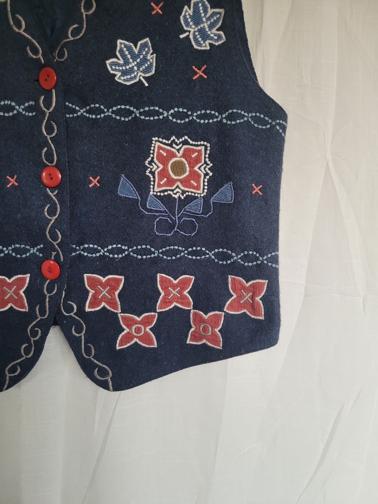 Leaves in the Wind π - vintage vest with embroidered leaves and shapes - size M