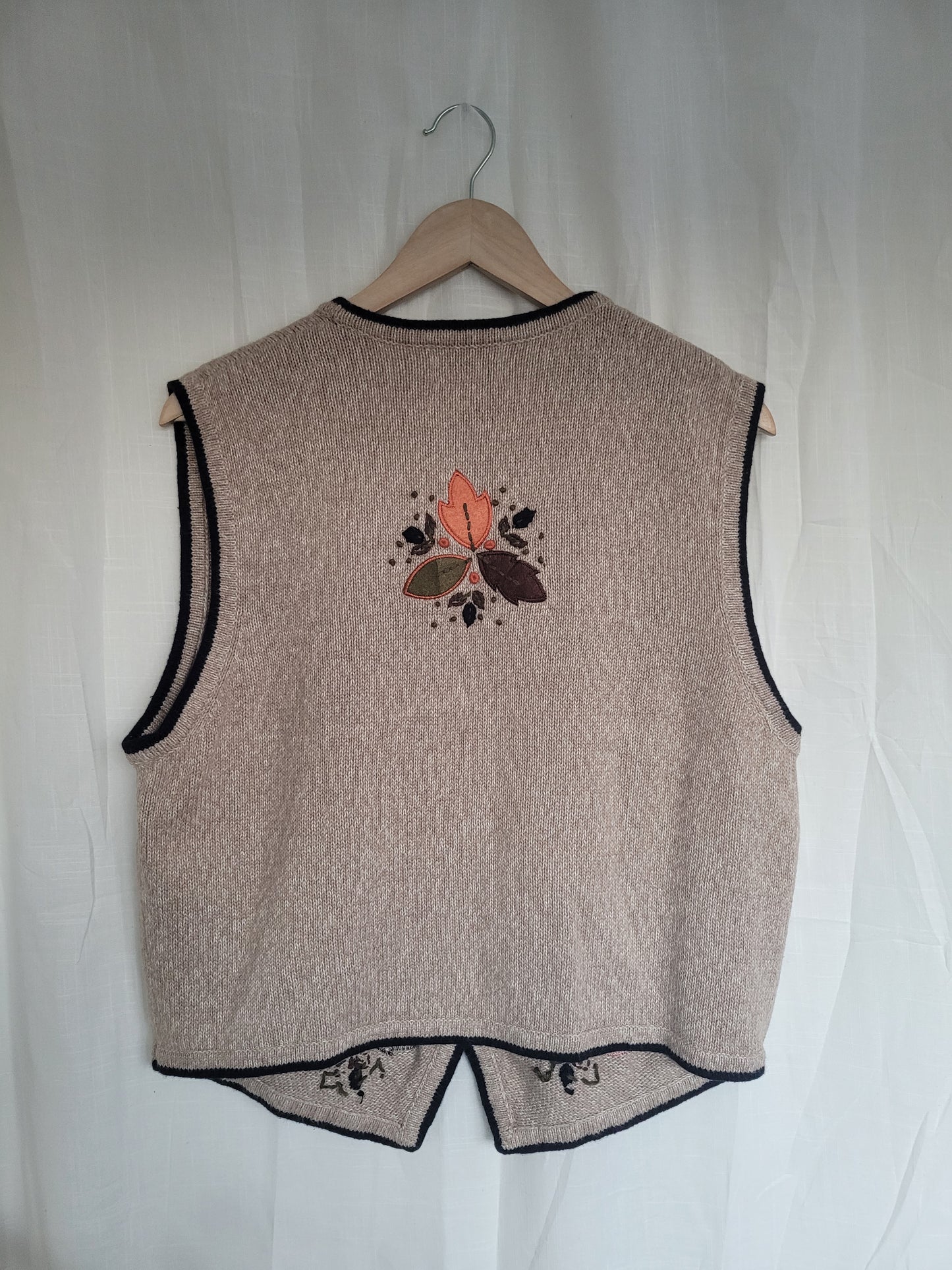 Autumn Patchwork π - vintage autumn spencer with embroidered/patchwork leaves - size M/L