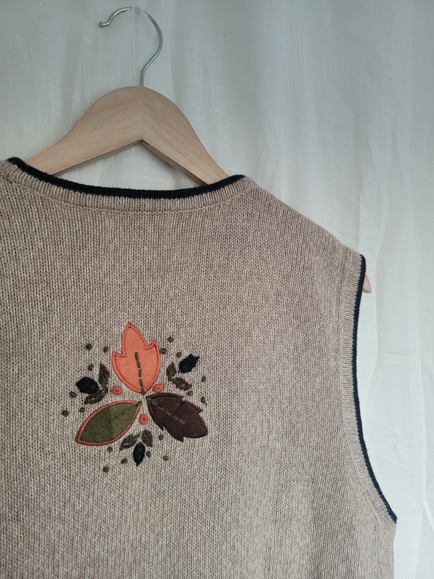 Autumn Patchwork π - vintage autumn spencer with embroidered/patchwork leaves - size M/L