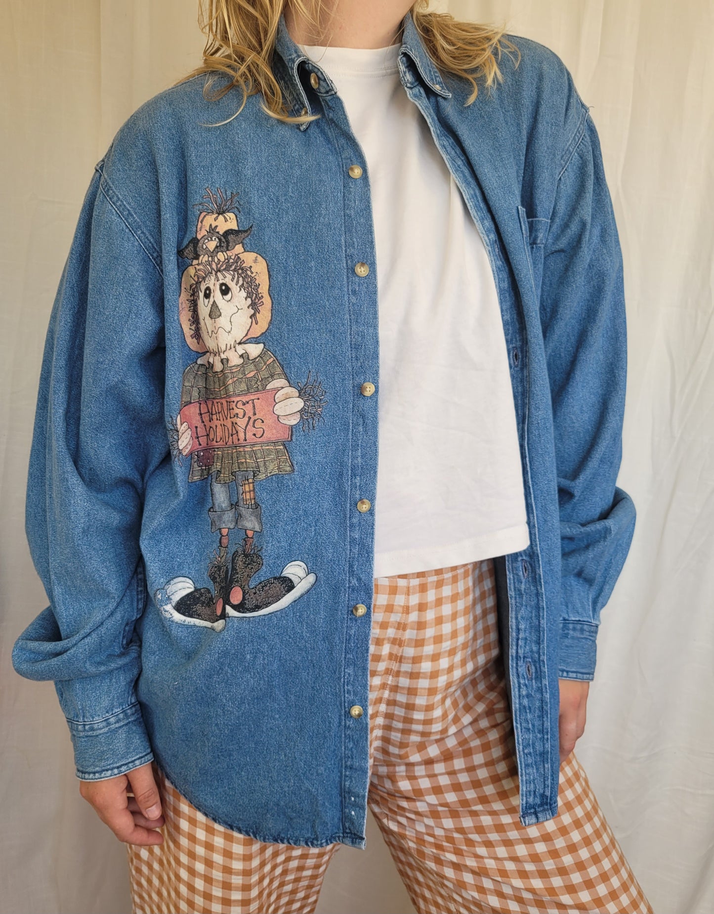 Harvest Holidays 🌻 - vintage denim blouse with scarecrow image - size XL