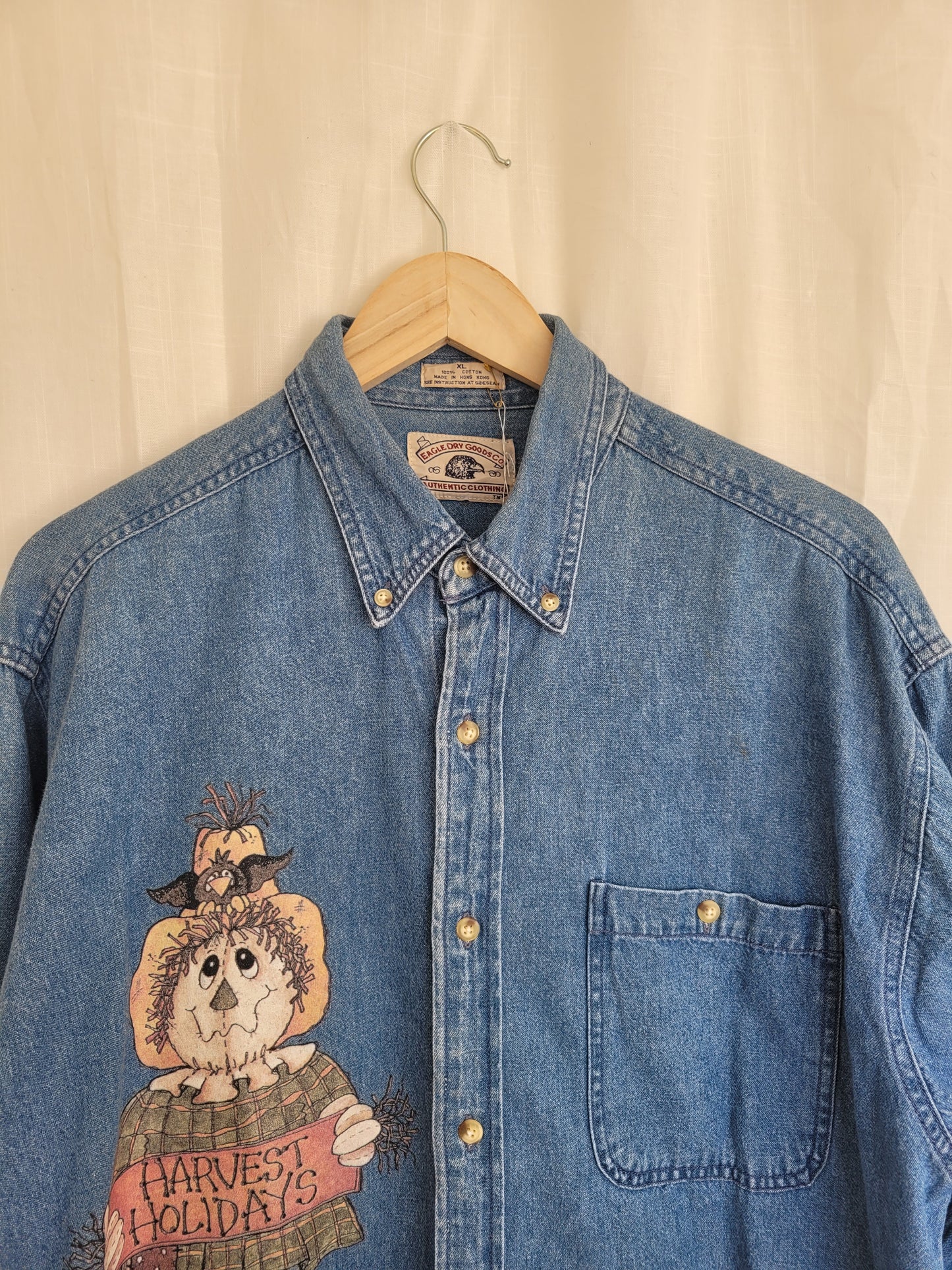 Harvest Holidays 🌻 - vintage denim blouse with scarecrow image - size XL