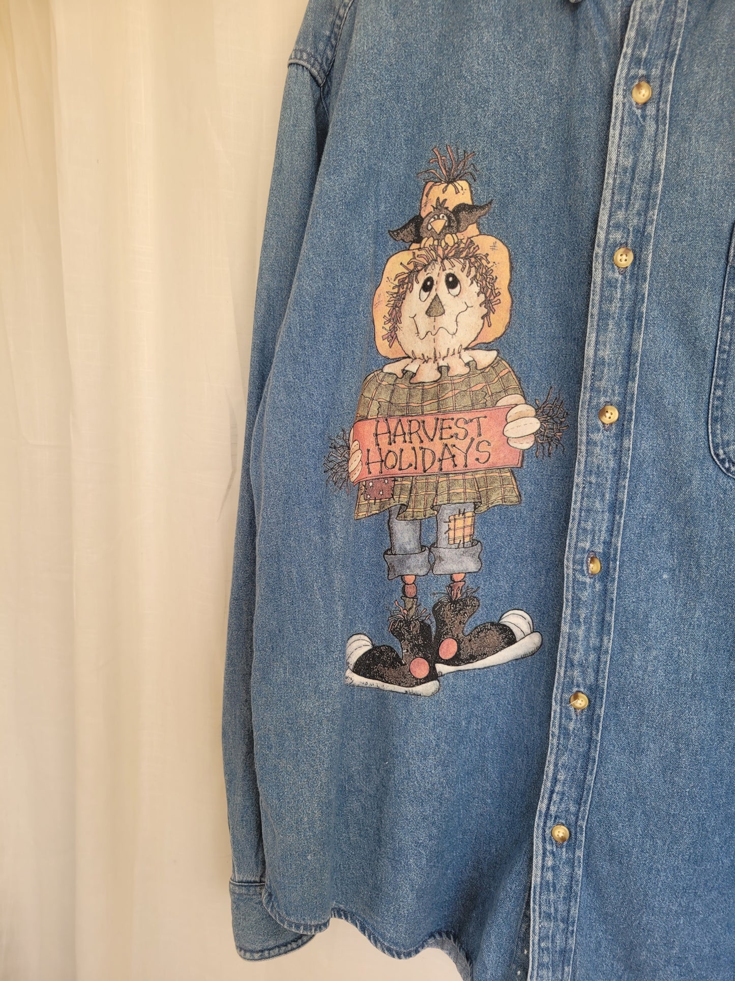 Harvest Holidays 🌻 - vintage denim blouse with scarecrow image - size XL