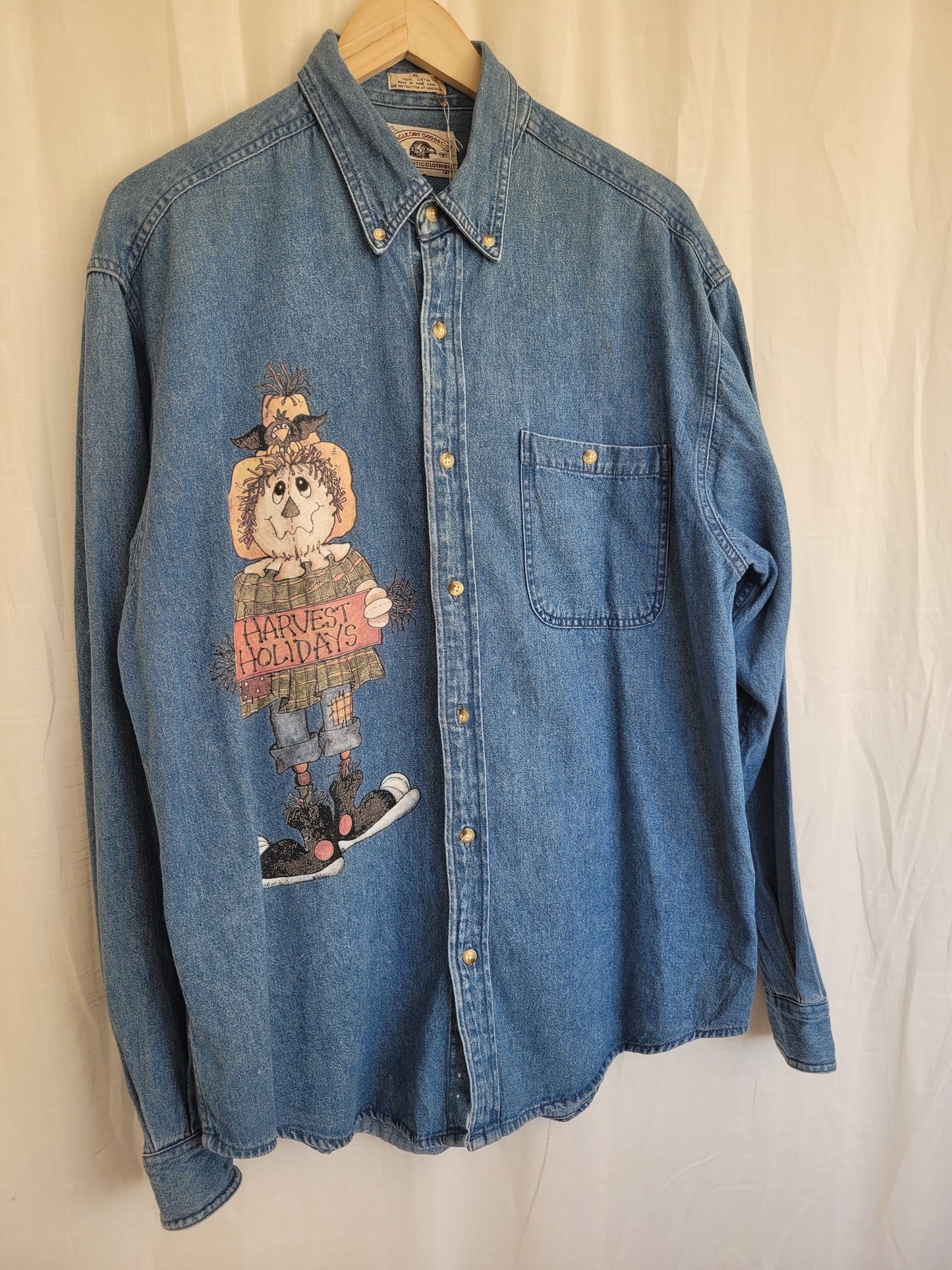 Harvest Holidays 🌻 - vintage denim blouse with scarecrow image - size XL