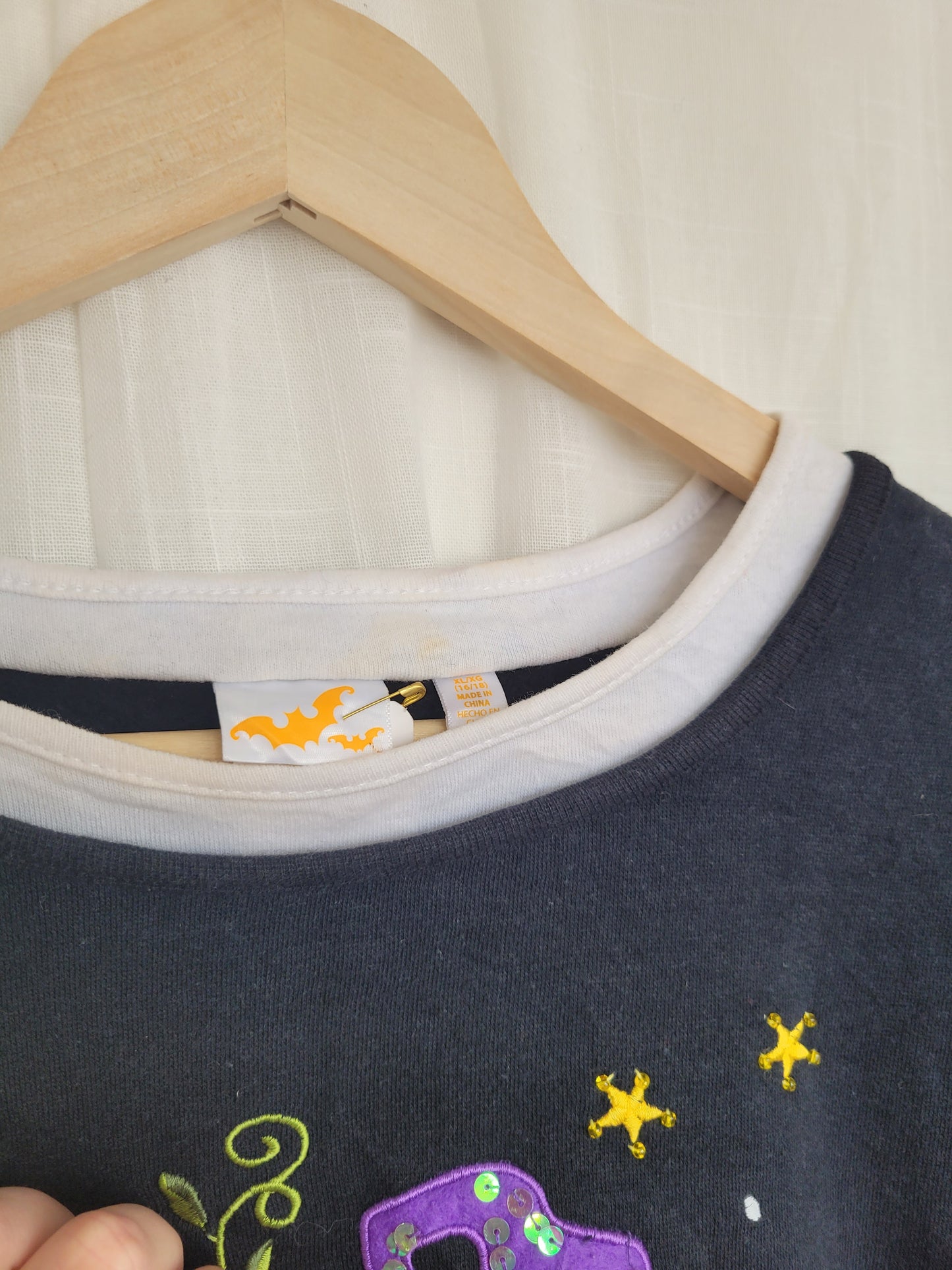 Glitter & Gourd Magic ✨ - vintage Halloween crewneck sweater - size L/XL