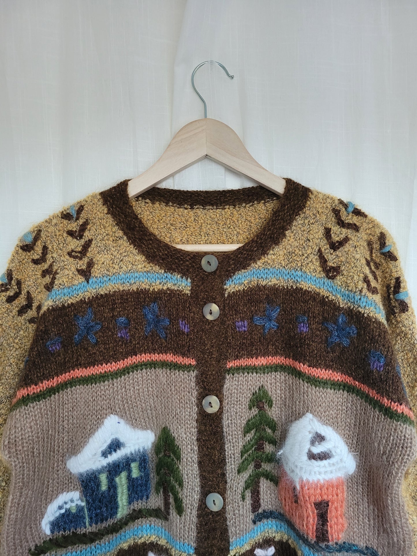 πΎ Tales of the Countryside - vintage knitted cardigan with embroidered village details - size L