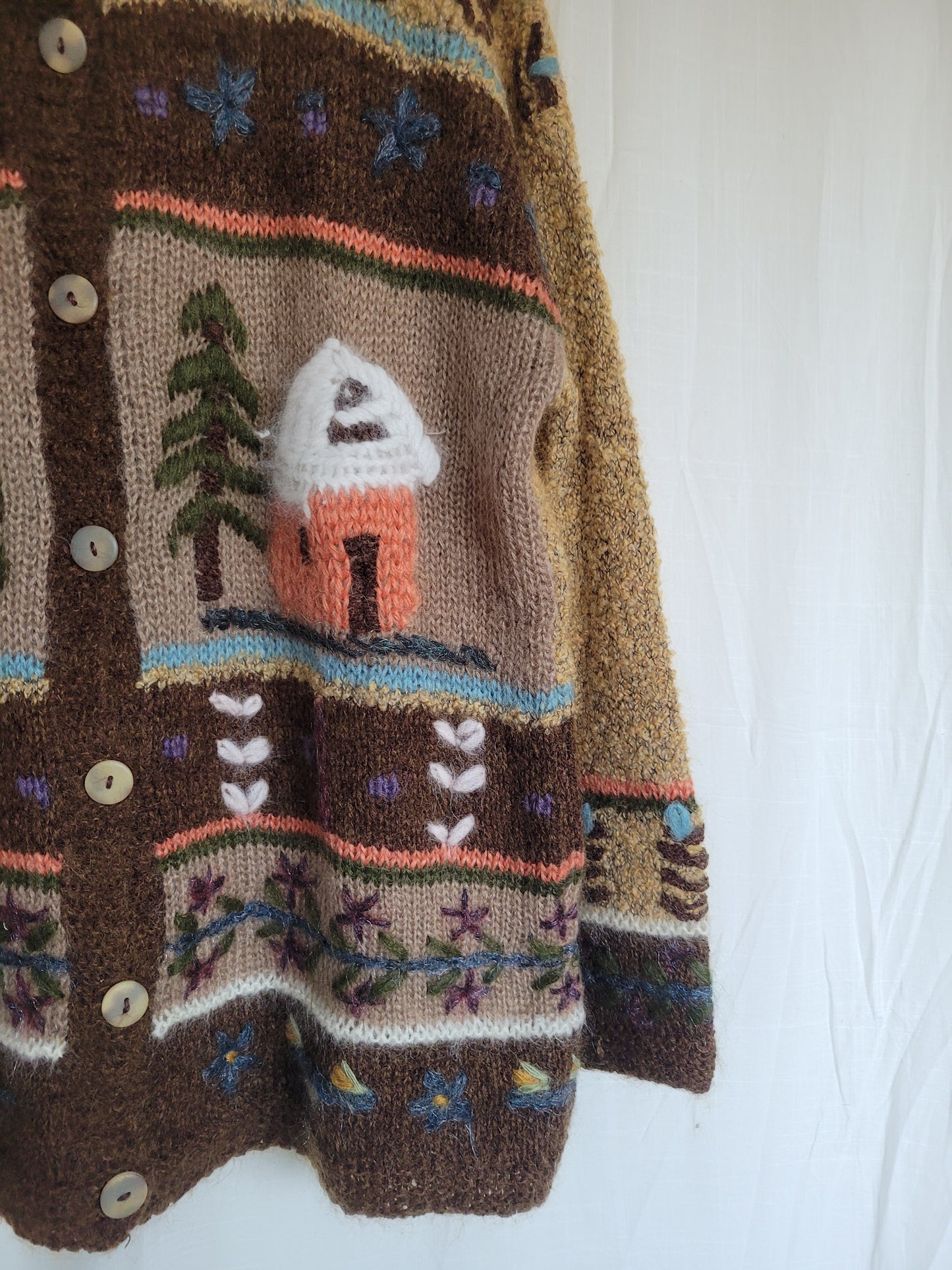 πΎ Tales of the Countryside - vintage knitted cardigan with embroidered village details - size L