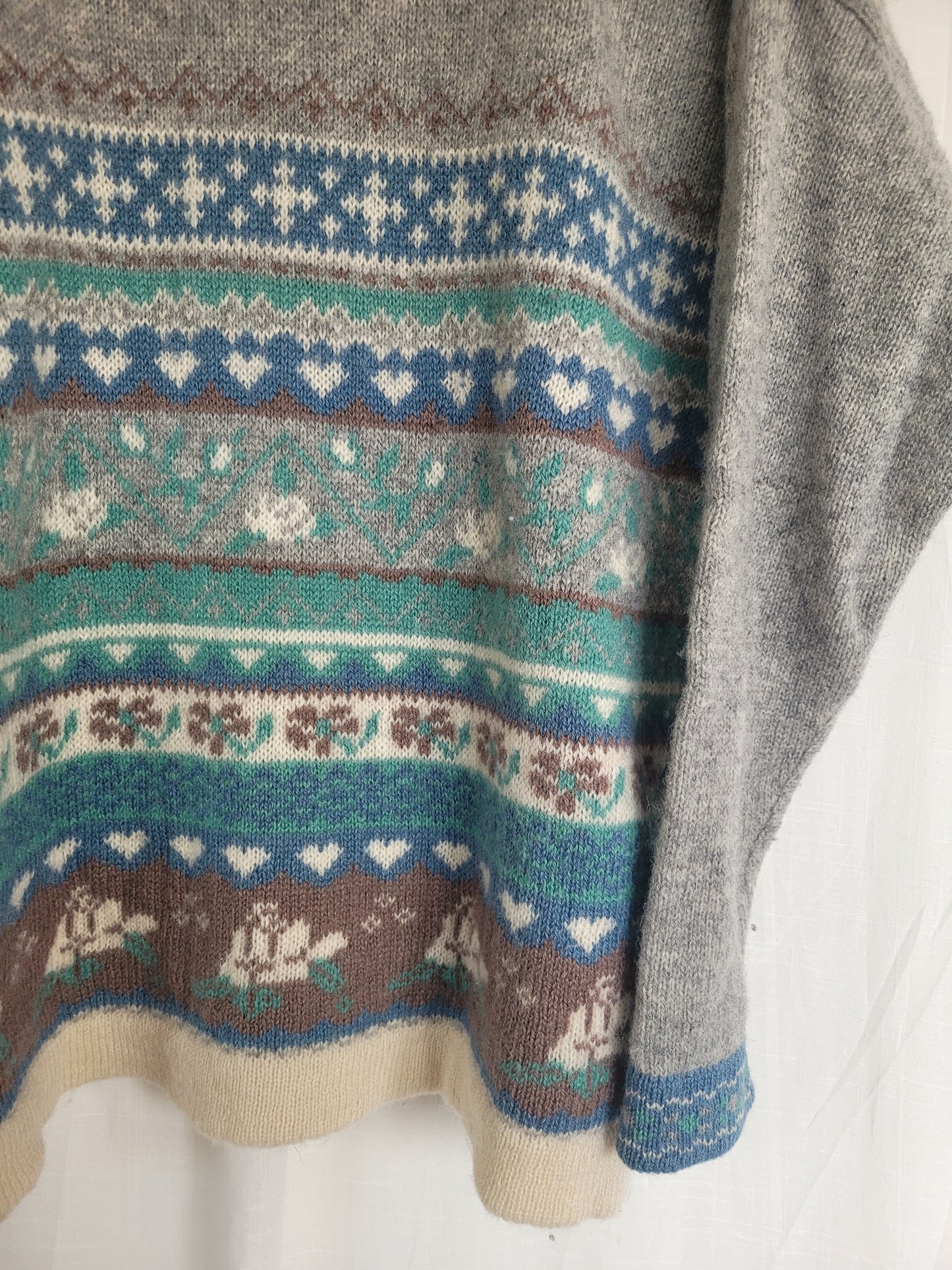 🌫️ Under Soft Blue Shadows - vintage knitted woolen sweater with patterns - size M/L