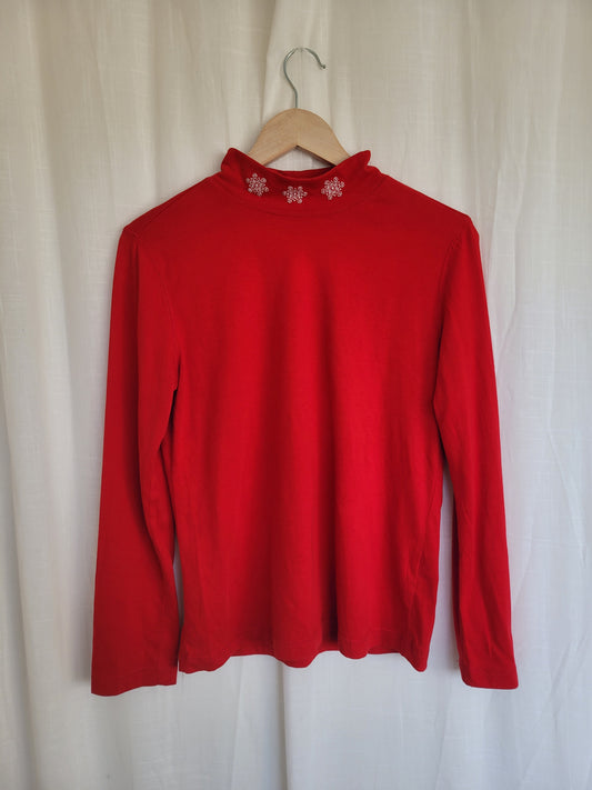 🌟 Frost-Kissed Red - vintage turtleneck with embroidered snowflakes - size M