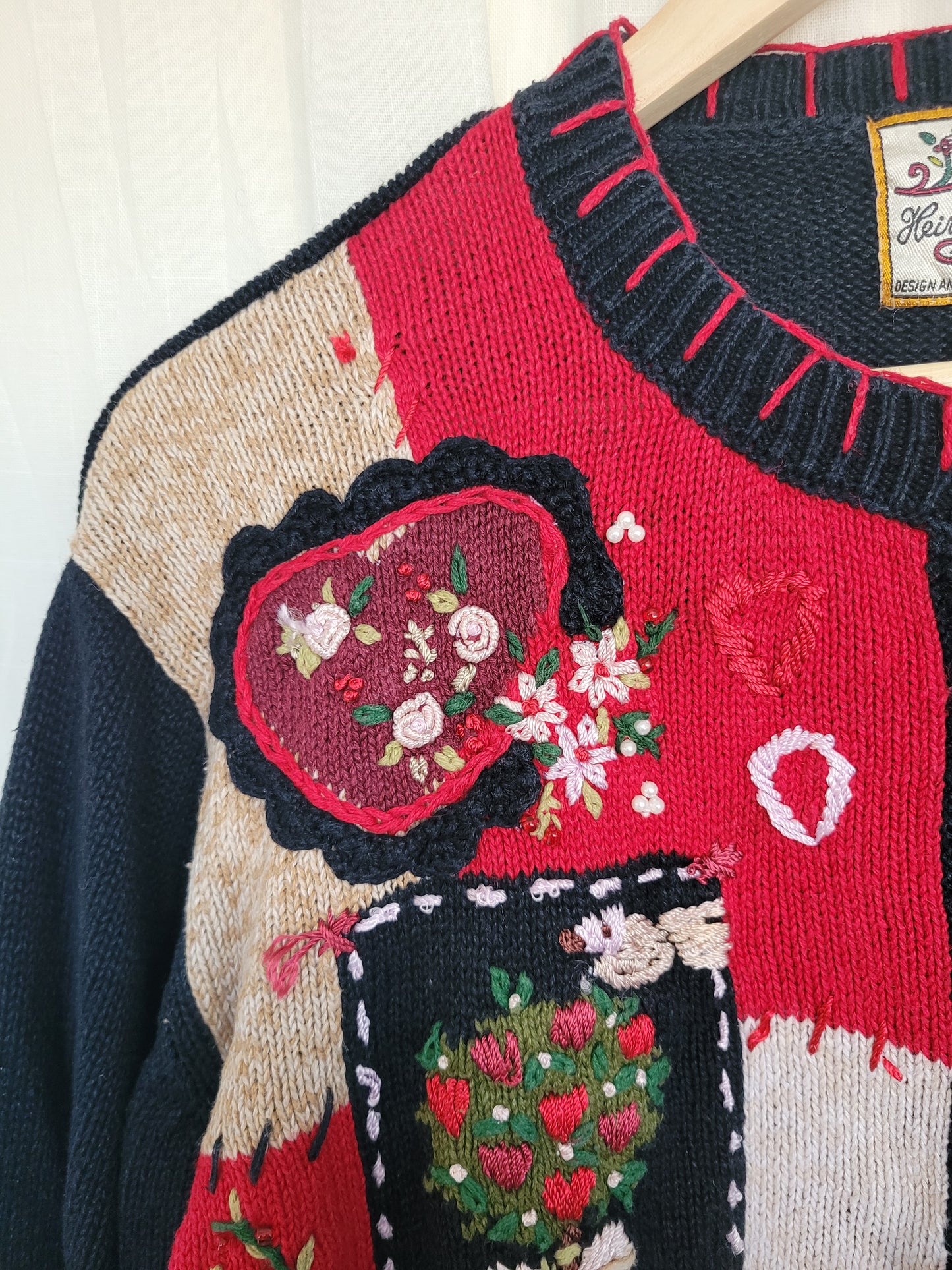 π Lovers From 2003 - vintage cardigan with embroidered hearts, flowers and bows - size L