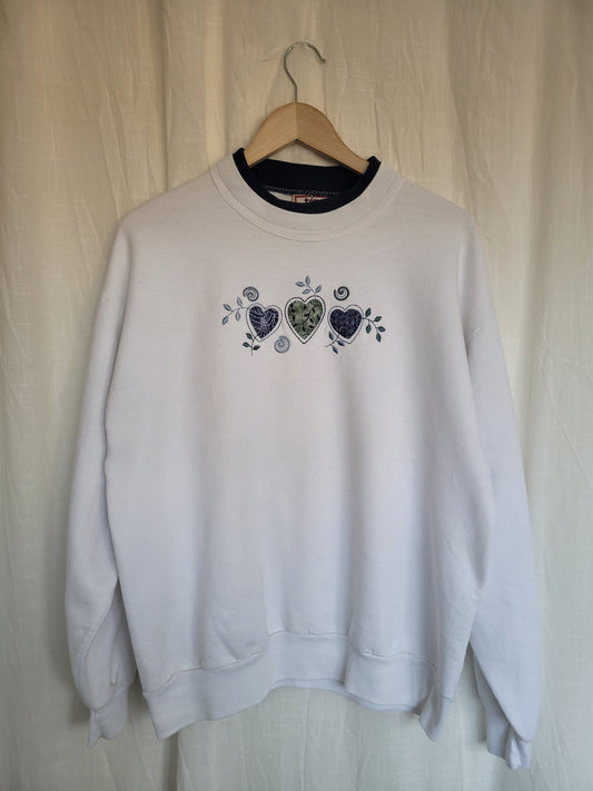 ✨ Petals & Hearts - vintage crewneck sweater with embroidered and patchwork details (Perfectly Imperfect) - size L