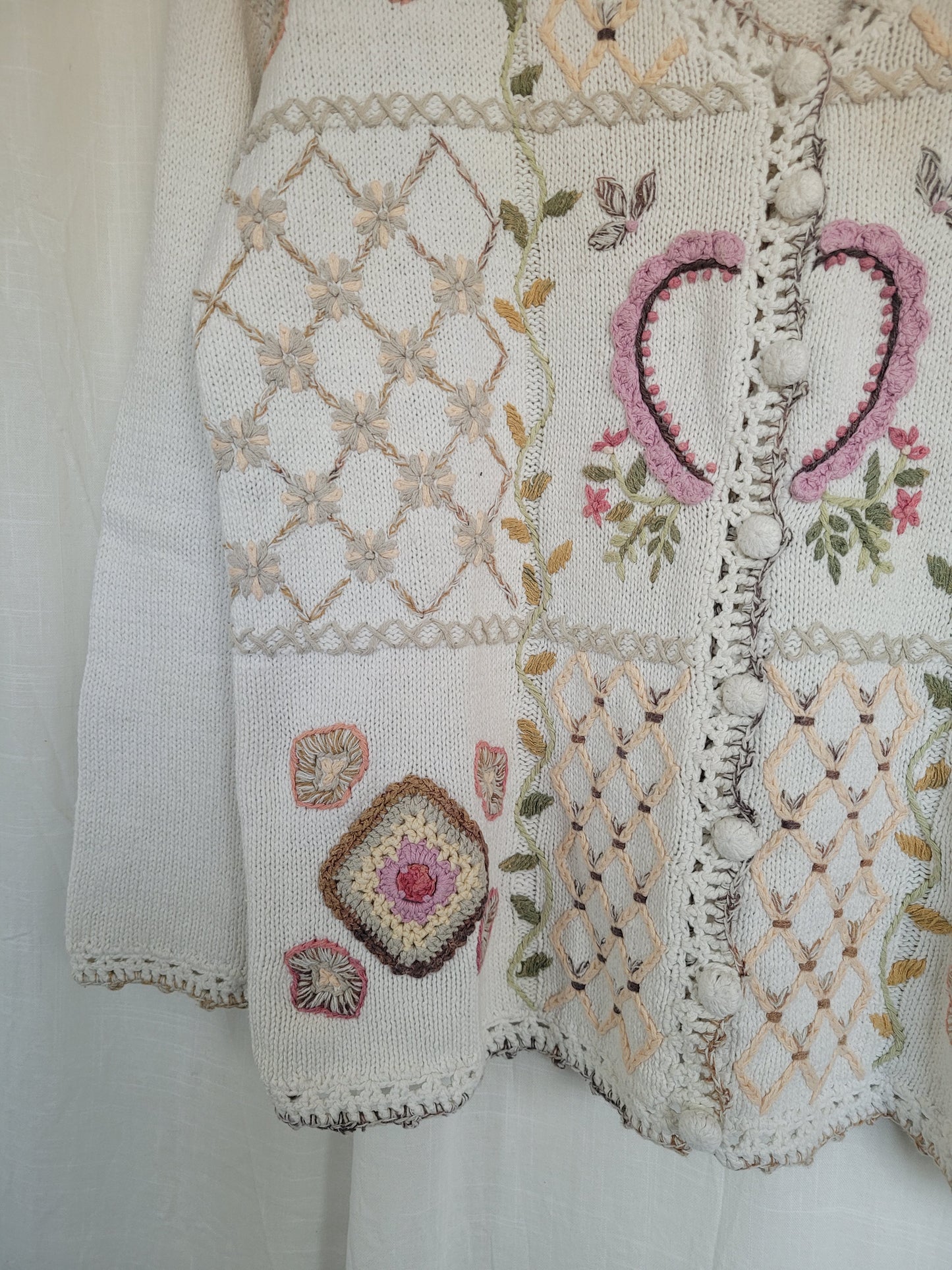 π€ Soft Romance - vintage cardigan with embroidered details - size M/L