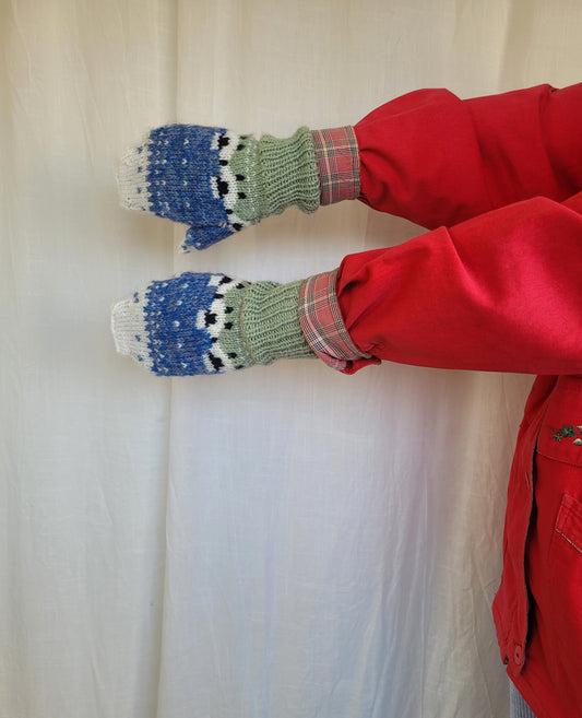 ✨ Little Flock Warmers - vintage handknitted mittens