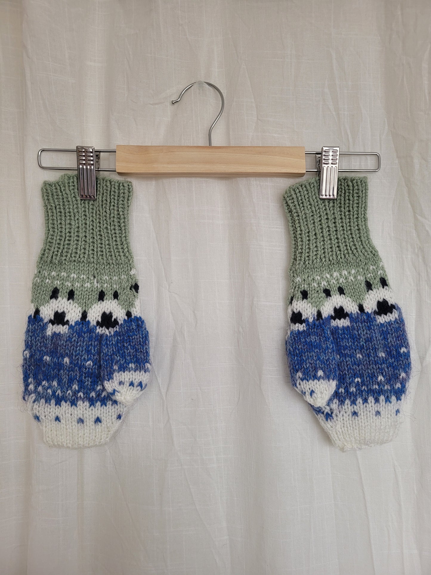 ✨ Little Flock Warmers - vintage handknitted mittens