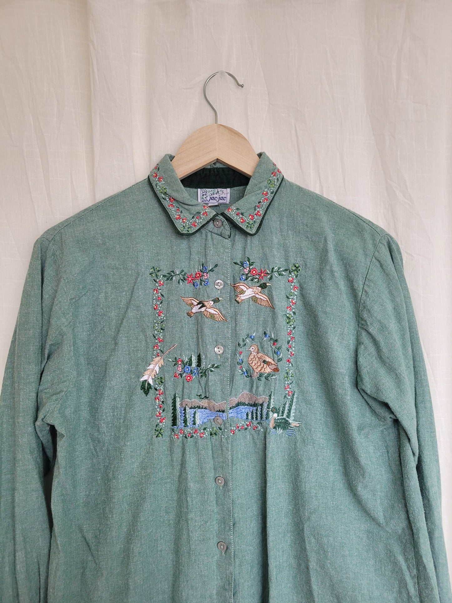 π Whispering Waters - vintage blouse with embroidered ducks and lake - size M
