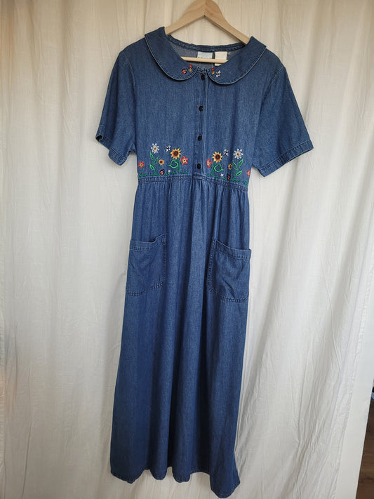 ✨ Sunny Meadow - vintage denim dress with embroidered details - size L