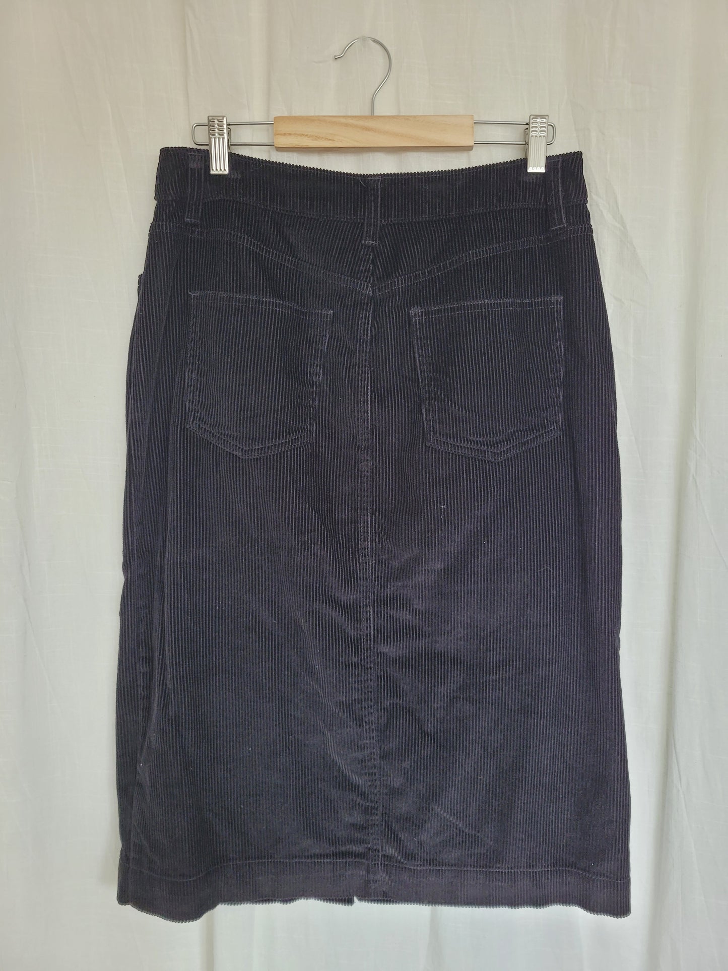 ✨ Velvet Shadow - black corduroy skirt - size L