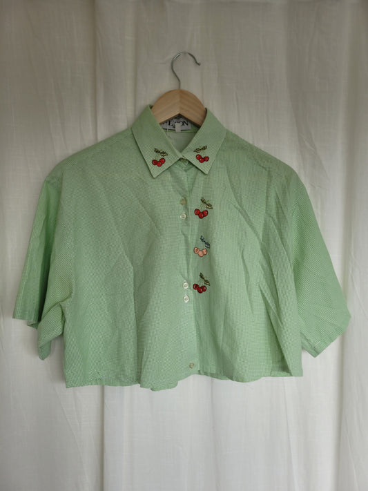๐ Cherry, Cherry, Baby - cropped gingham blouse with embroidered cherries - size M/L