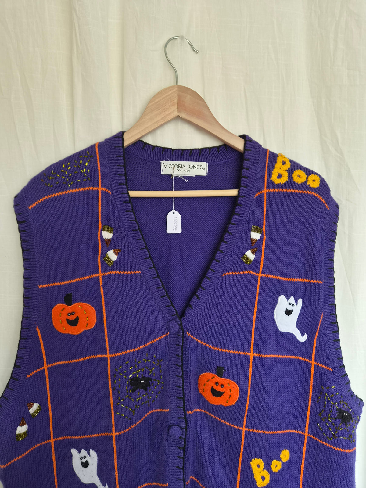 π The Little Haunted Collection - vintage spencer/cardigan with various Halloween images - size XXL