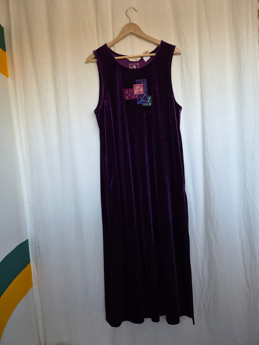 ๐ Velvet Dreams - vintage long purple velvet dress - size M/L