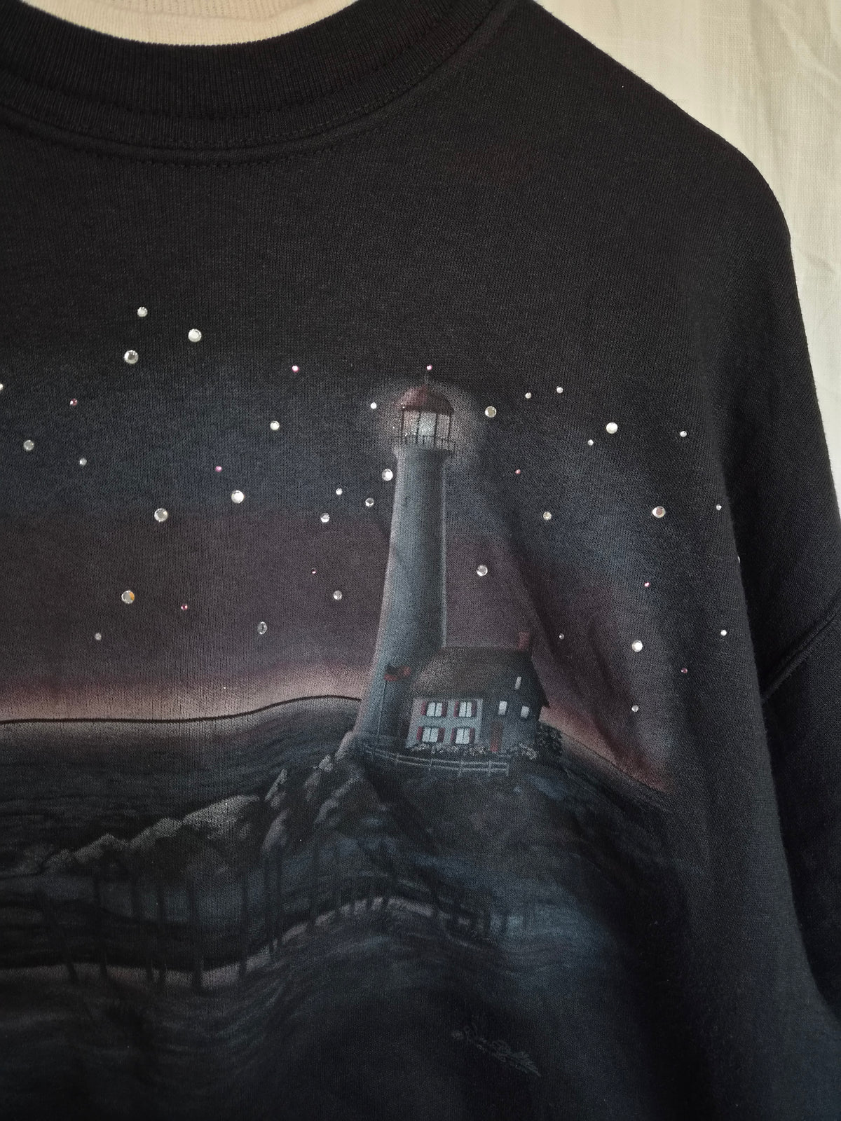 π―οΈ Where the Moon Meets the Sea - vintage crewneck sweater with lighthouse and seascape - size L