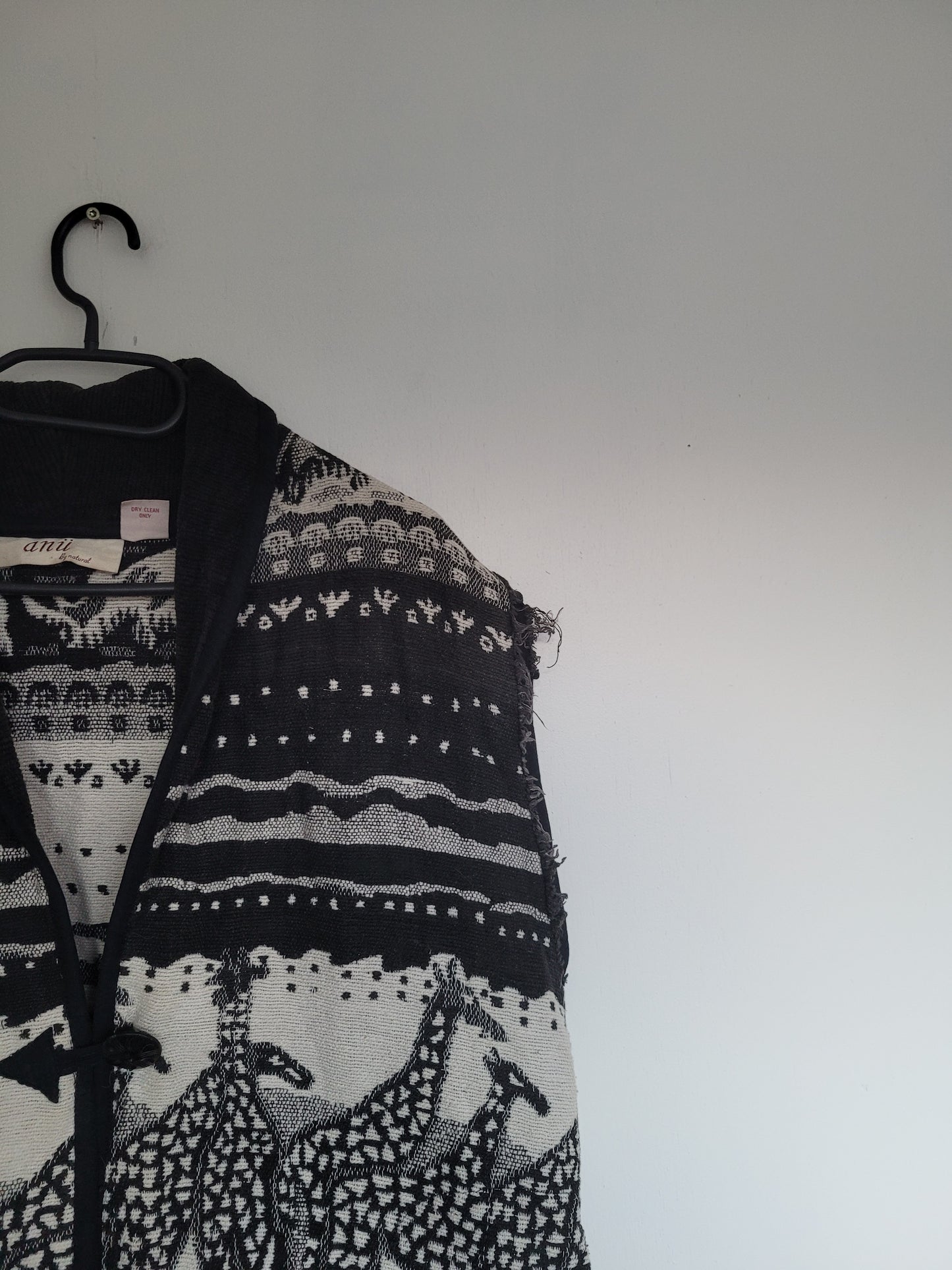 The Quiet Safari 🦒 - vintage tapestry bodywarmer met giraffes / safari afbeelding - maat L