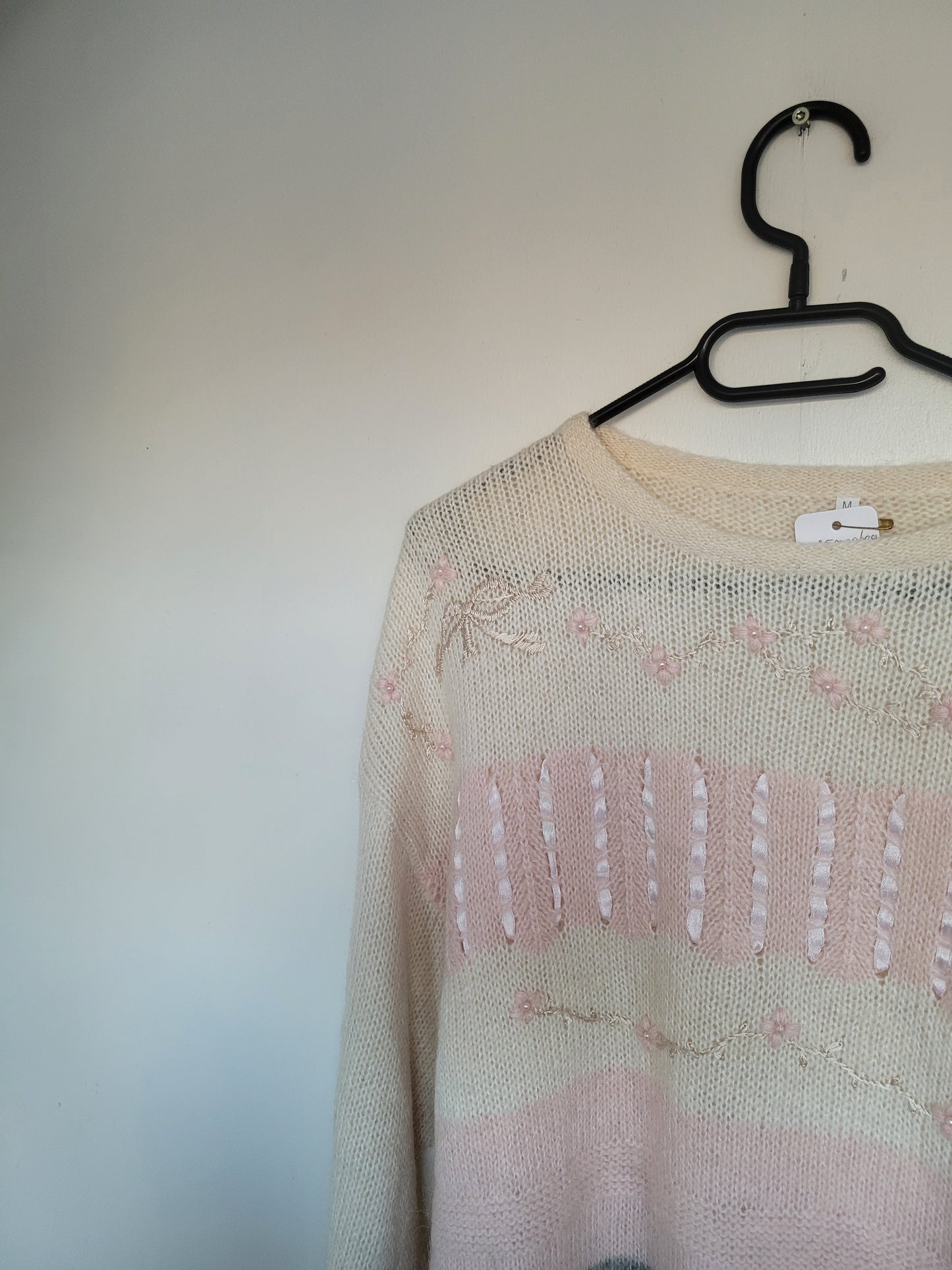 Soft Pink Blossoms trui - M