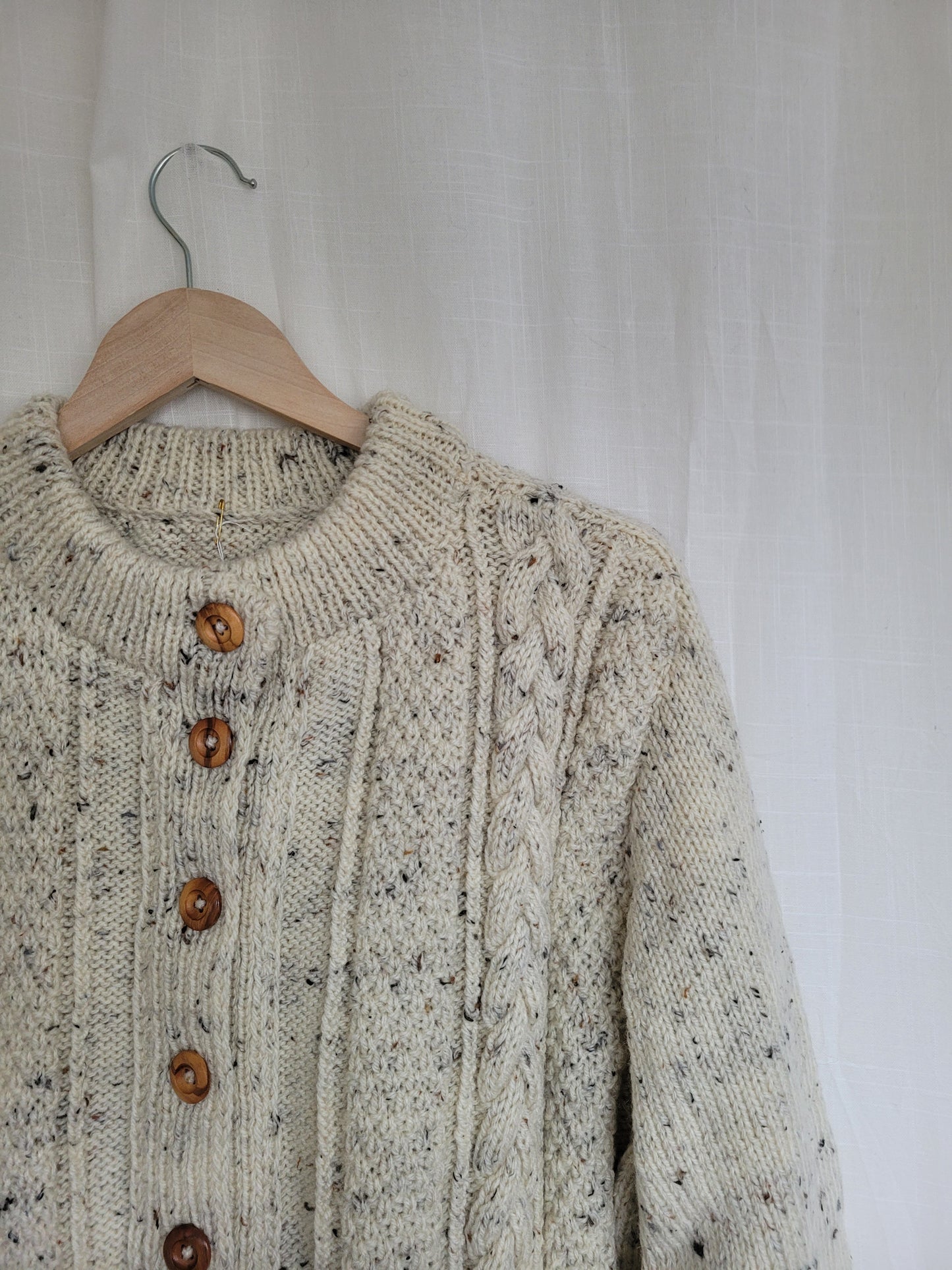 🌿 The Quiet Path - cable knitted cardigan with wooden buttons - size M/L