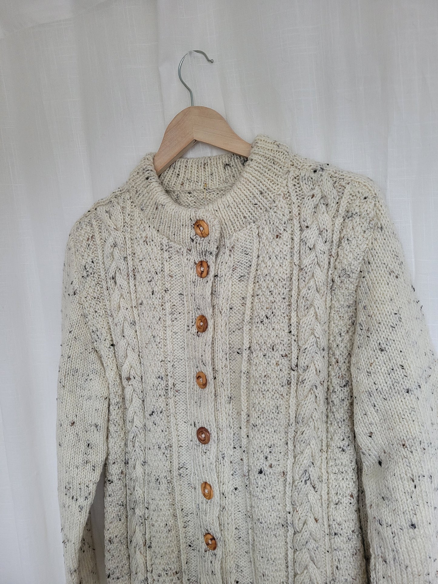 🌿 The Quiet Path - cable knitted cardigan with wooden buttons - size M/L