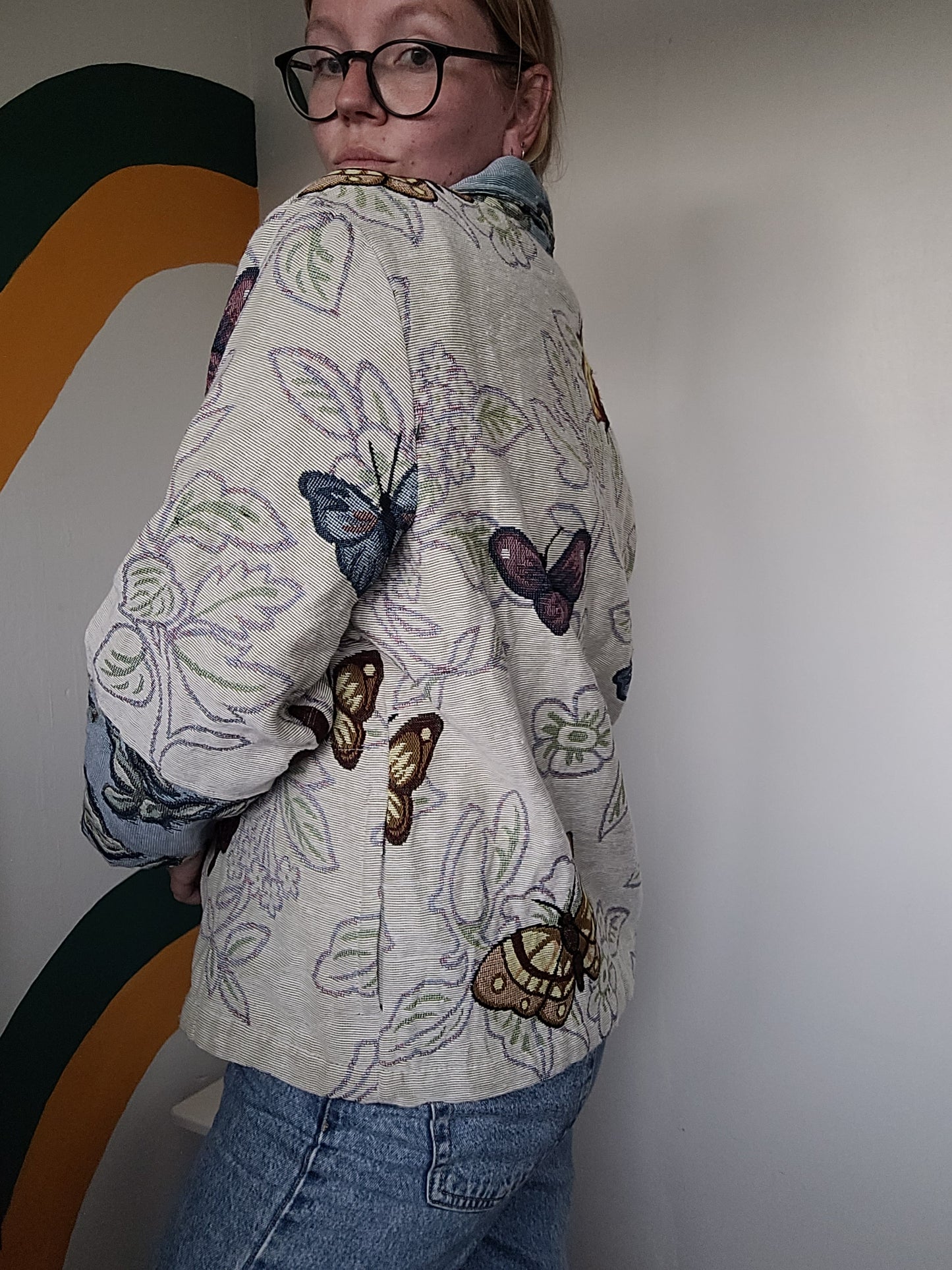 Wings & Whispers 🦋 - vintage geweven jasje met vlinder patroon - maat M-L-XL