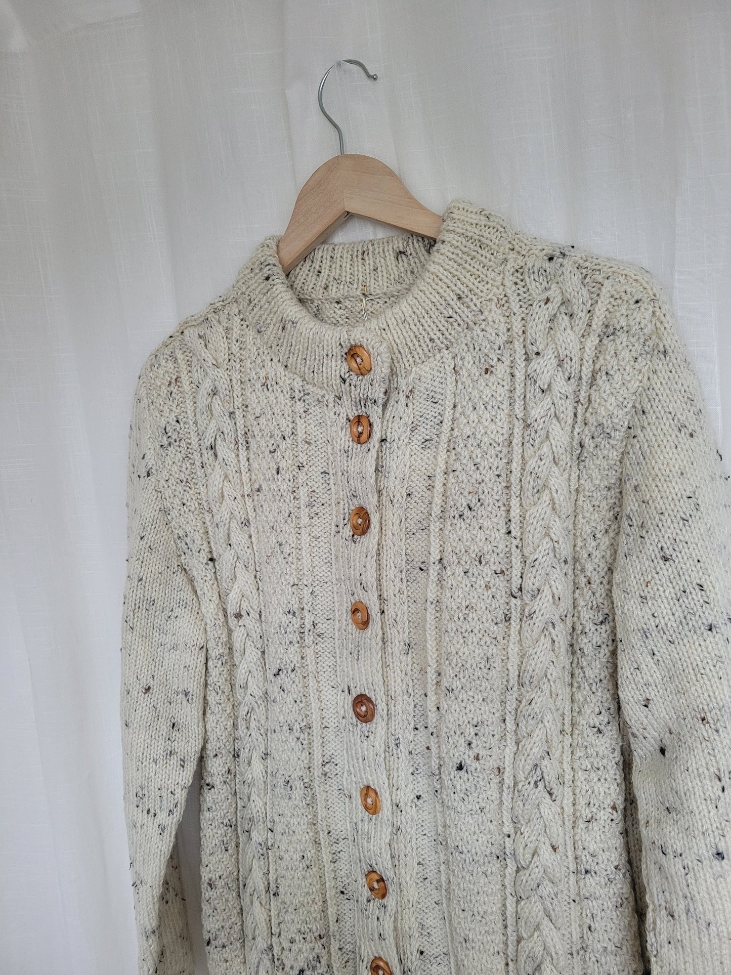 🌿 The Quiet Path - cable knitted cardigan with wooden buttons - size M/L
