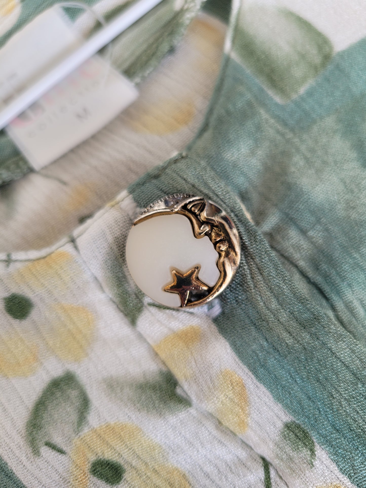 Green Tulips - elegante vintage blouse met lichtgroen bloemen patroon - maat M