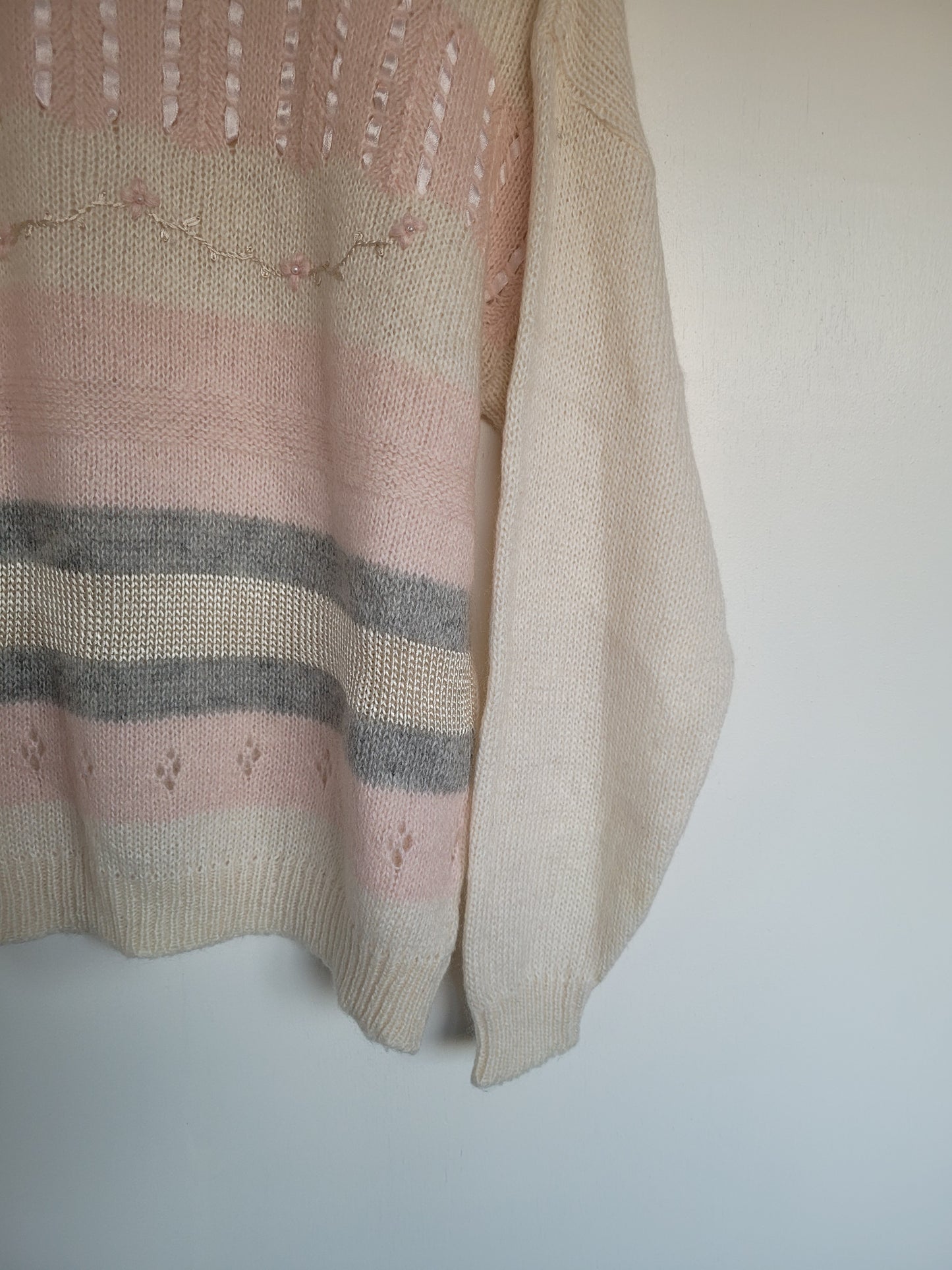 Soft Pink Blossoms trui - M