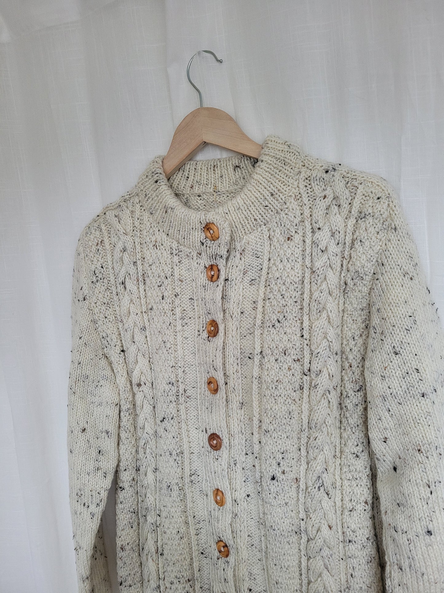 🌿 The Quiet Path - cable knitted cardigan with wooden buttons - size M/L