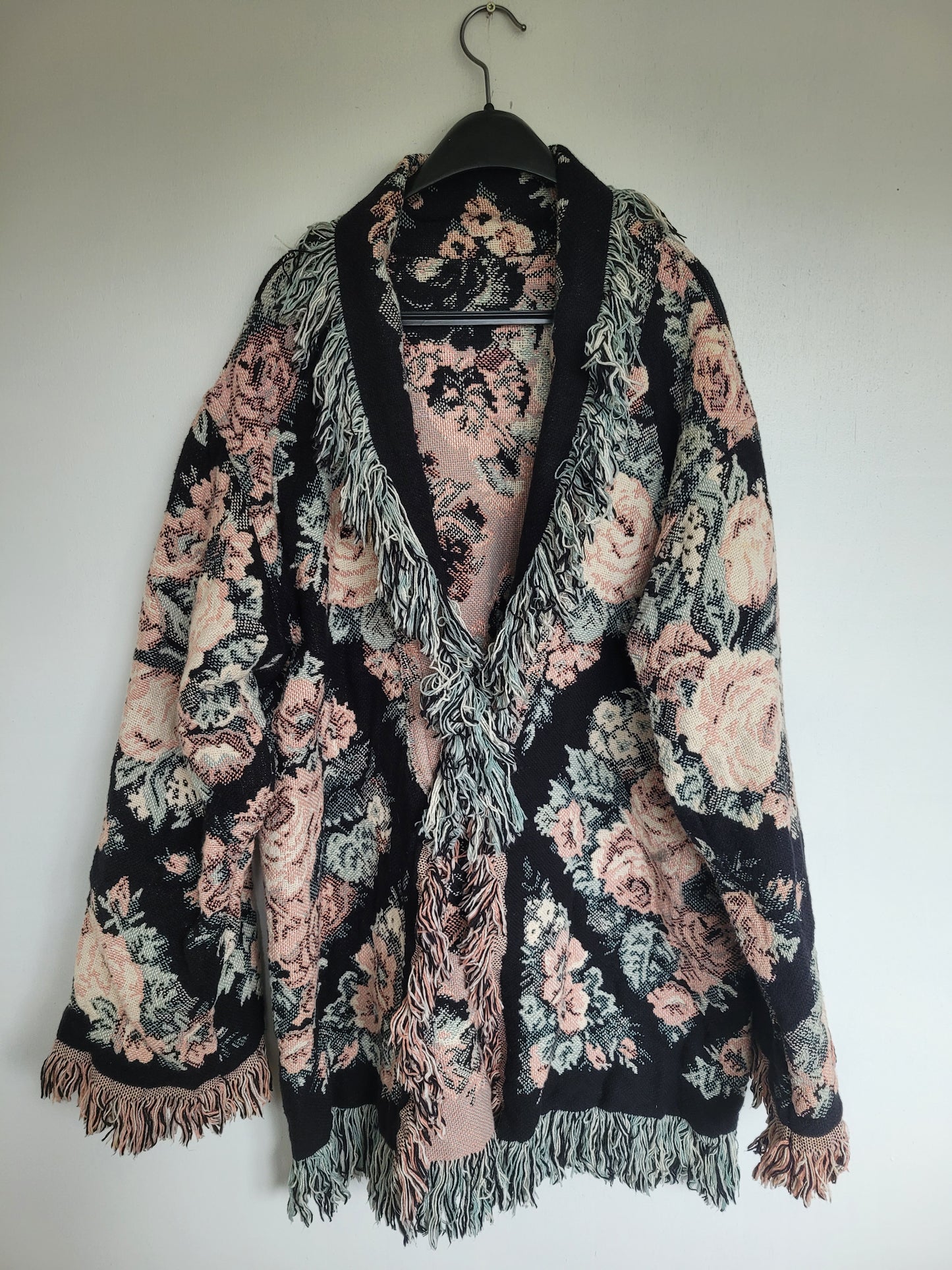 Rose Reverie - vintage tapestry jas met lichtroze rozen patroon - oversized vanaf maat M, te dragen tot XL/XXL