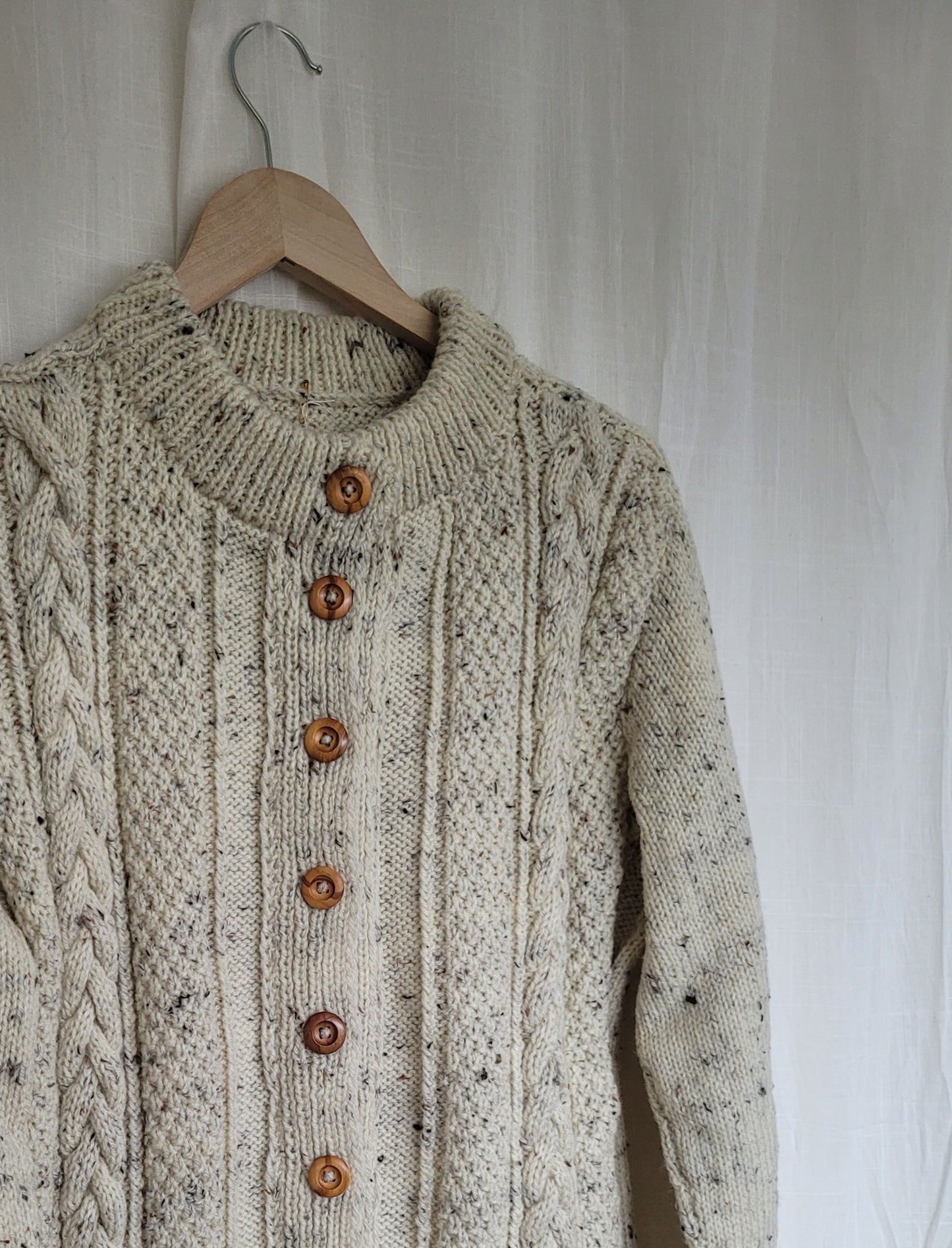 🌿 The Quiet Path - cable knitted cardigan with wooden buttons - size M/L