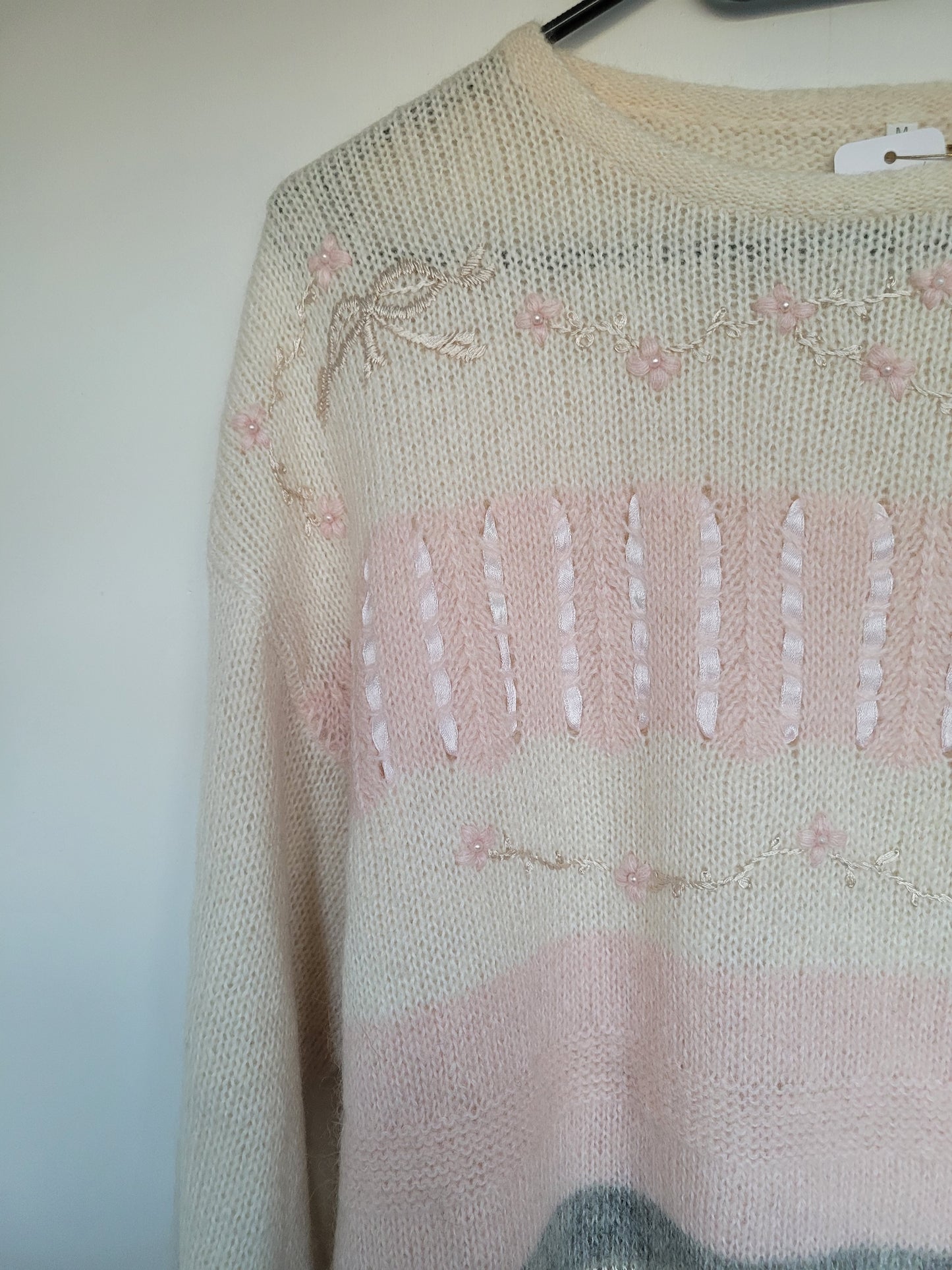 Soft Pink Blossoms trui - M