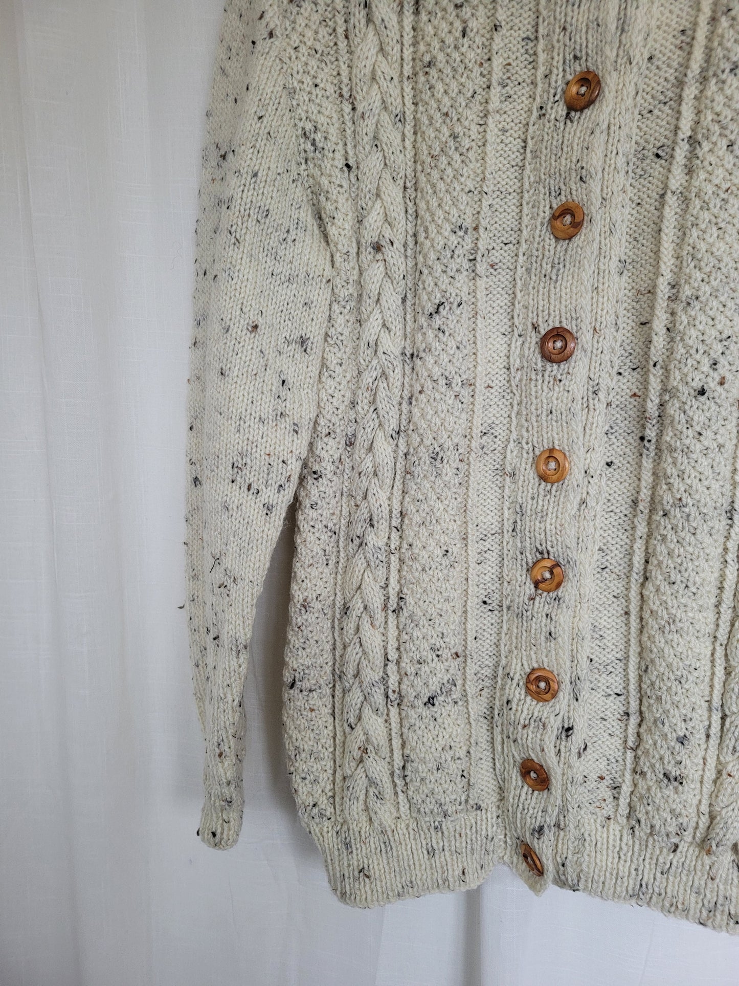 🌿 The Quiet Path - cable knitted cardigan with wooden buttons - size M/L