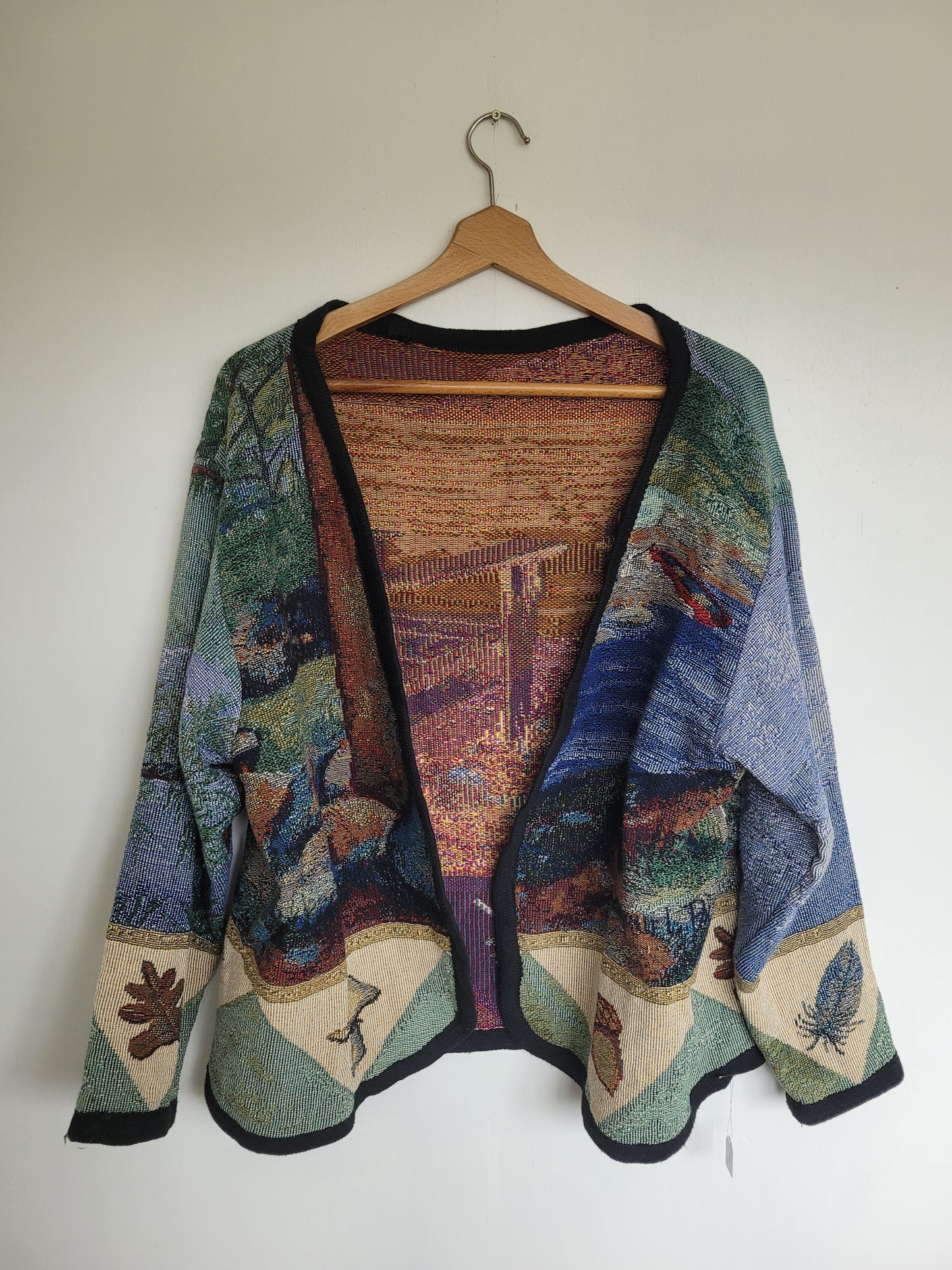 Still Waters - vintage tapestry jasje met aan de achterkant twee stoelen langs het water - maat L/XL