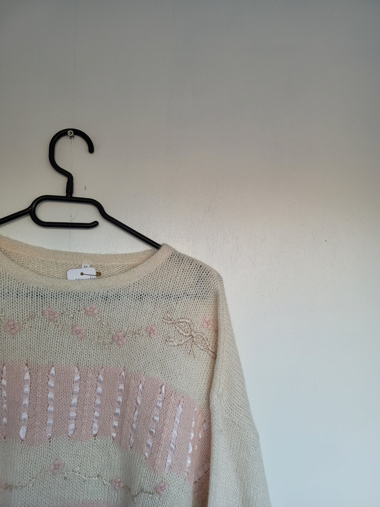 Soft Pink Blossoms trui - M
