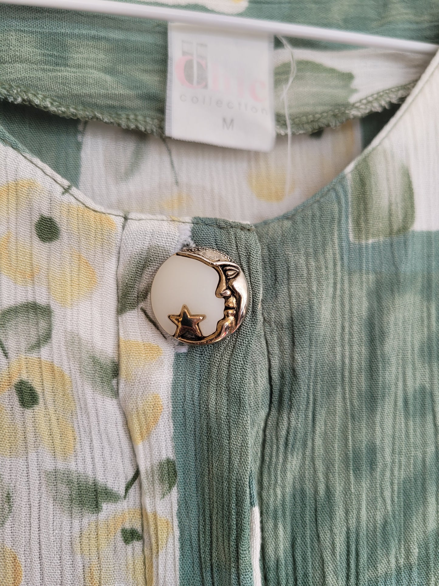 Green Tulips - elegante vintage blouse met lichtgroen bloemen patroon - maat M