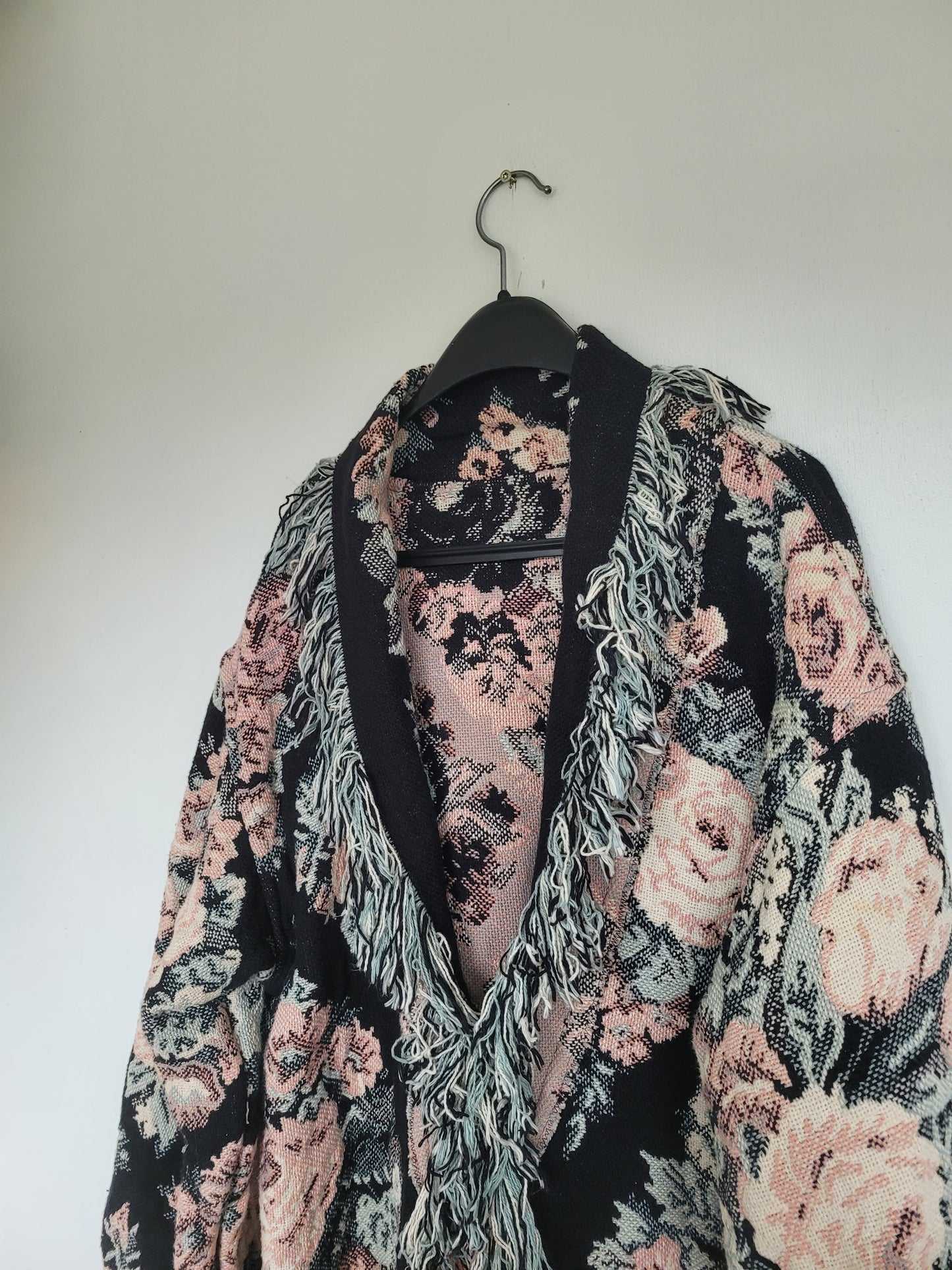 Rose Reverie - vintage tapestry jas met lichtroze rozen patroon - oversized vanaf maat M, te dragen tot XL/XXL