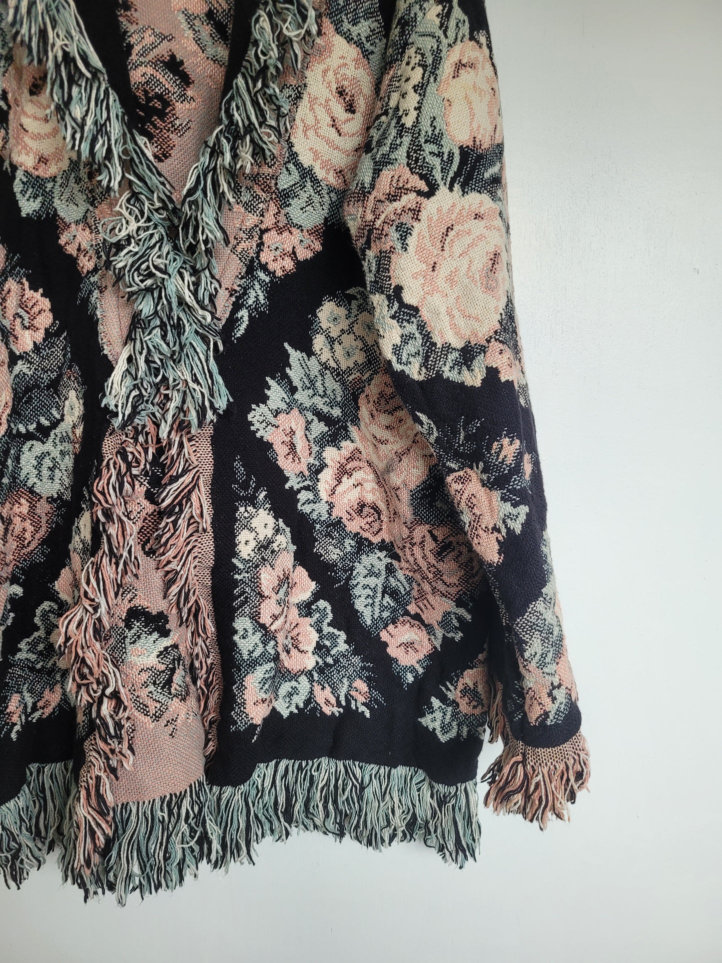 Rose Reverie - vintage tapestry jas met lichtroze rozen patroon - oversized vanaf maat M, te dragen tot XL/XXL