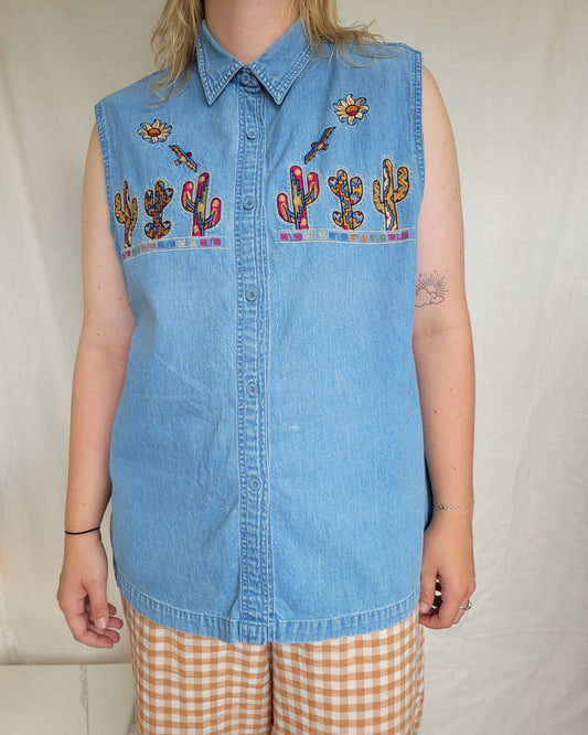 Sunset Stitch π - vintage denim gilet/blouse met geborduurde cactussen - maat M/L/XL
