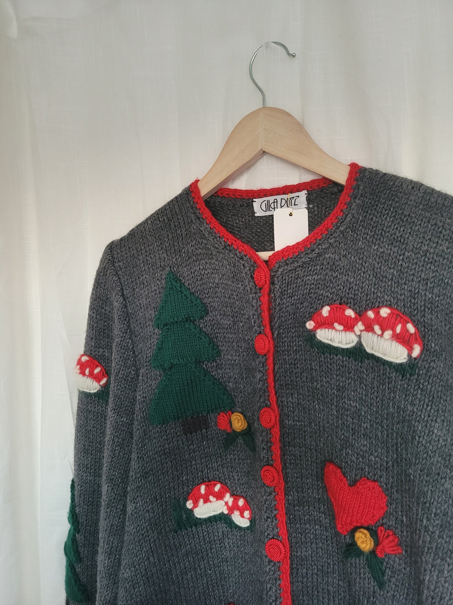 Mushroom Meadow 🍄 - vintage cardigan with mushrooms, pinetrees and hearts - size L