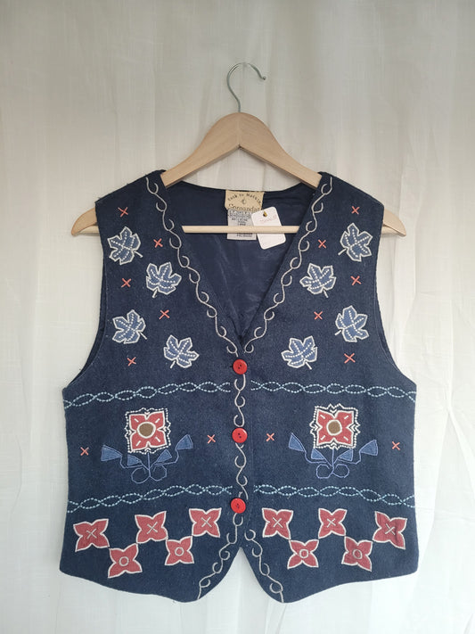 Leaves in the Wind 🍂 - vintage vest with embroidered leaves and shapes - size M