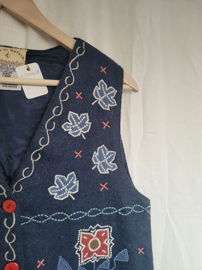 Leaves in the Wind 🍂 - vintage vest with embroidered leaves and shapes - size M