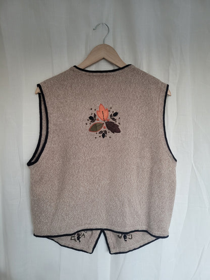 Autumn Patchwork 🍁 - vintage autumn spencer with embroidered/patchwork leaves - size M/L