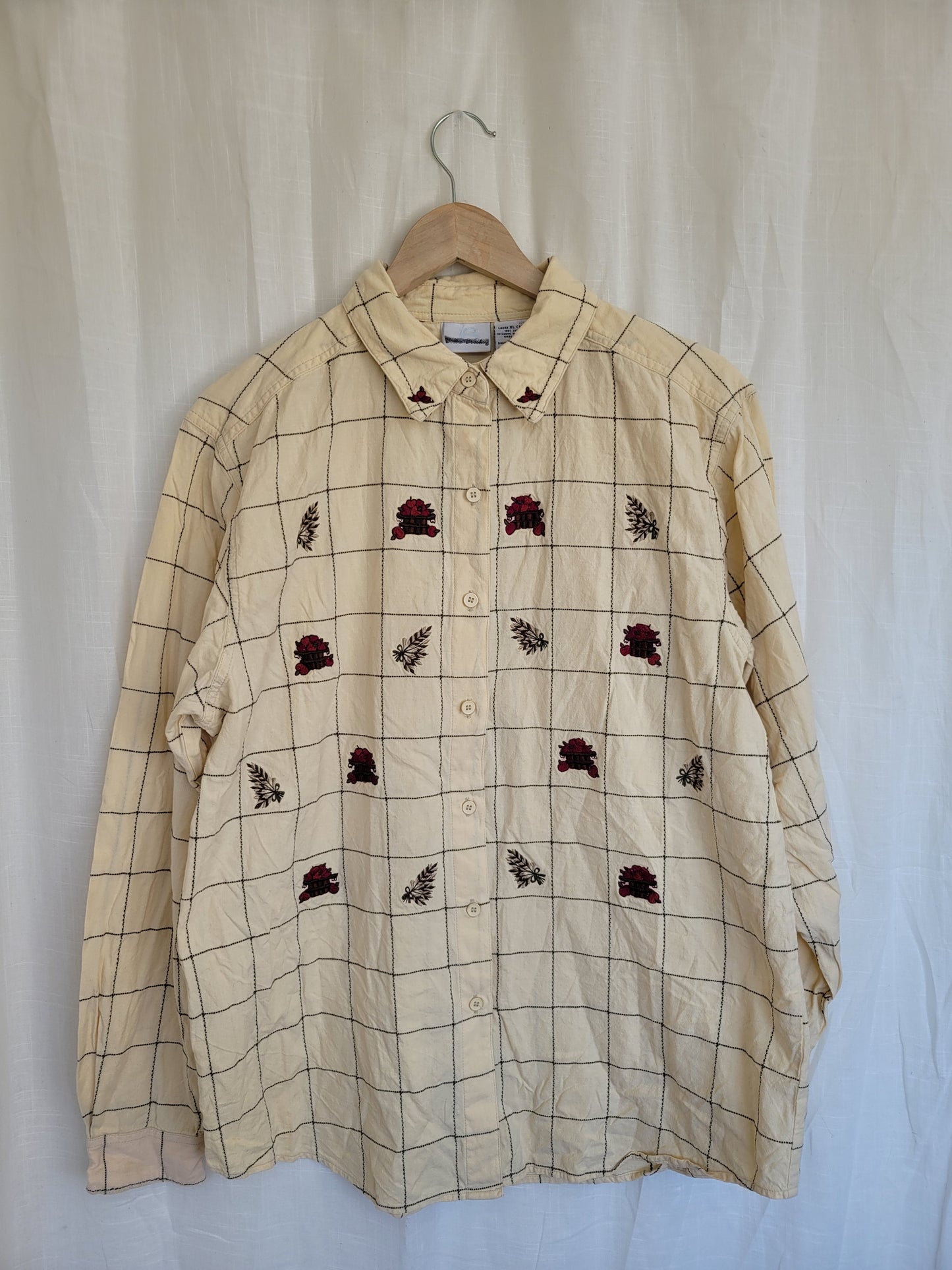 Harvest Baskets 🍎 - vintage blouse with embroidered baskets with apples and wheat - size XL